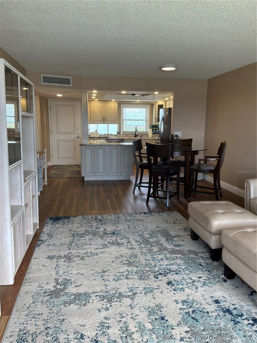 Condominium at 4525 COVE CIR #1107, ST PETERSBURG, photo 7 of 36
