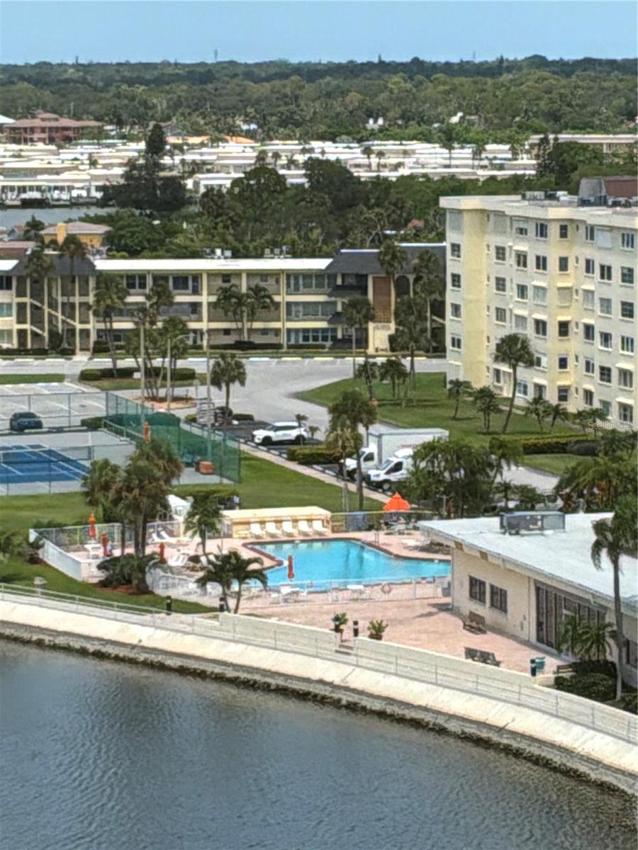 Condominium at 4525 COVE CIR #1107, ST PETERSBURG, photo 31 of 36