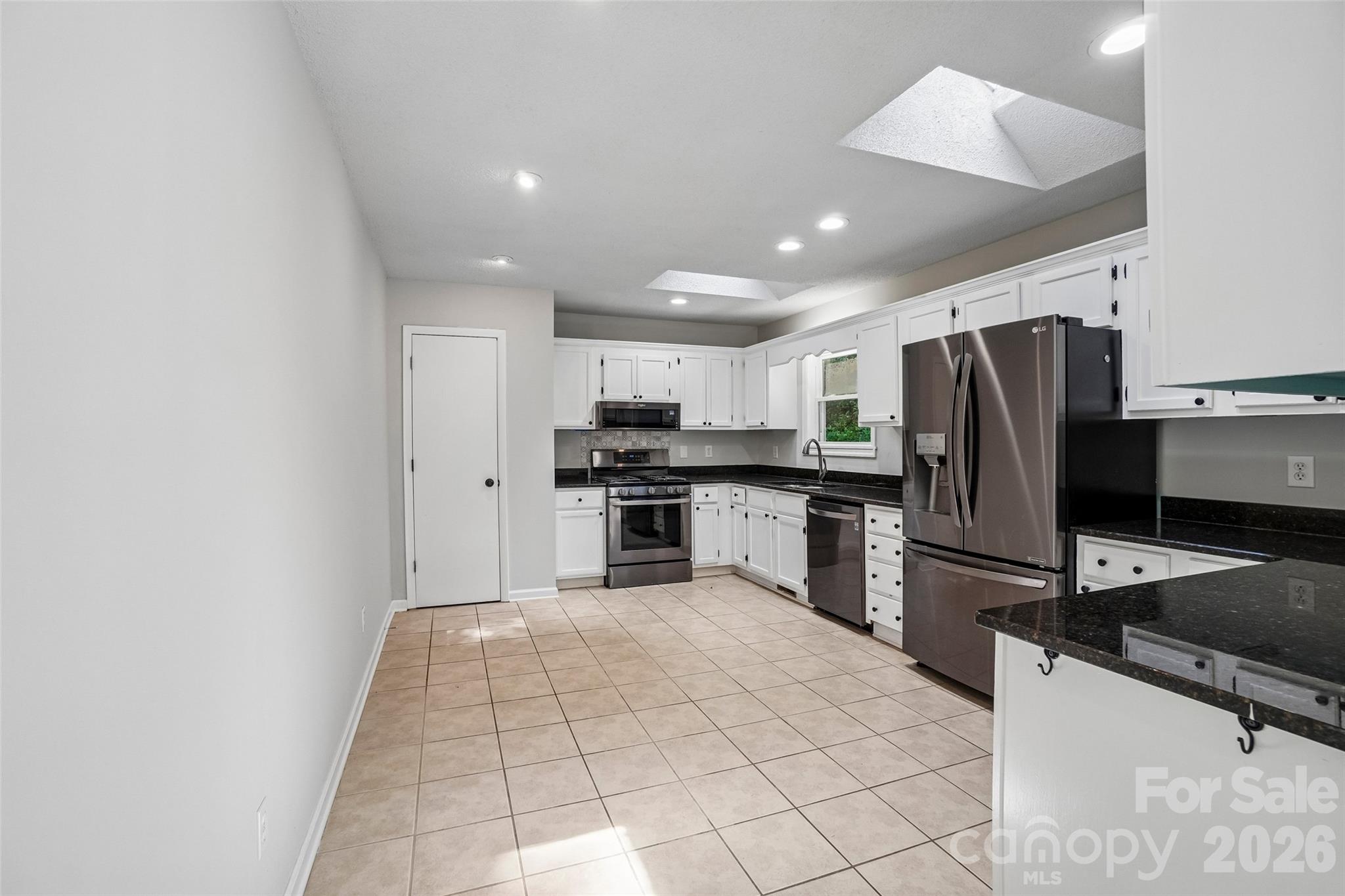Staged Photo - 19 Jupiter Heights, Weaverville