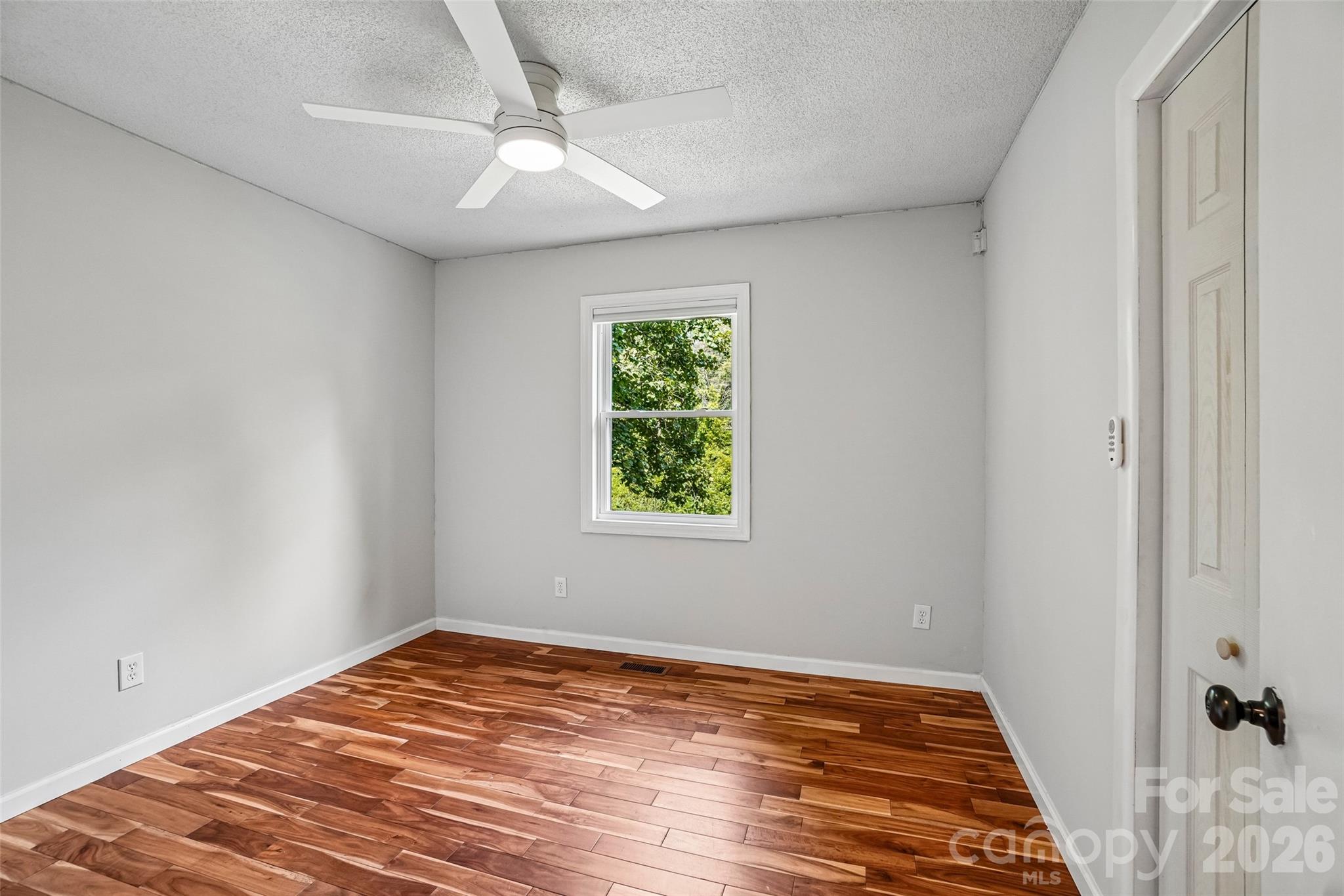 Single Family Residence at 19 Jupiter Heights, Weaverville, photo 13 of 44