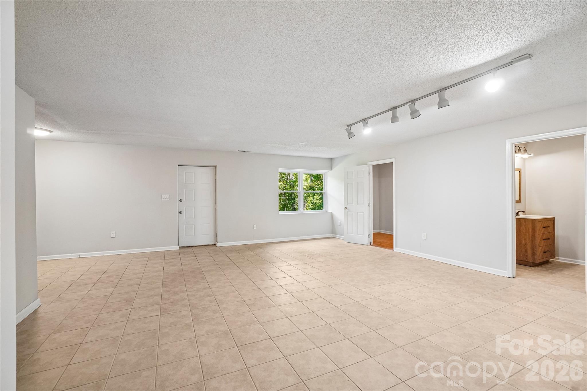 Single Family Residence at 19 Jupiter Heights, Weaverville, photo 15 of 44