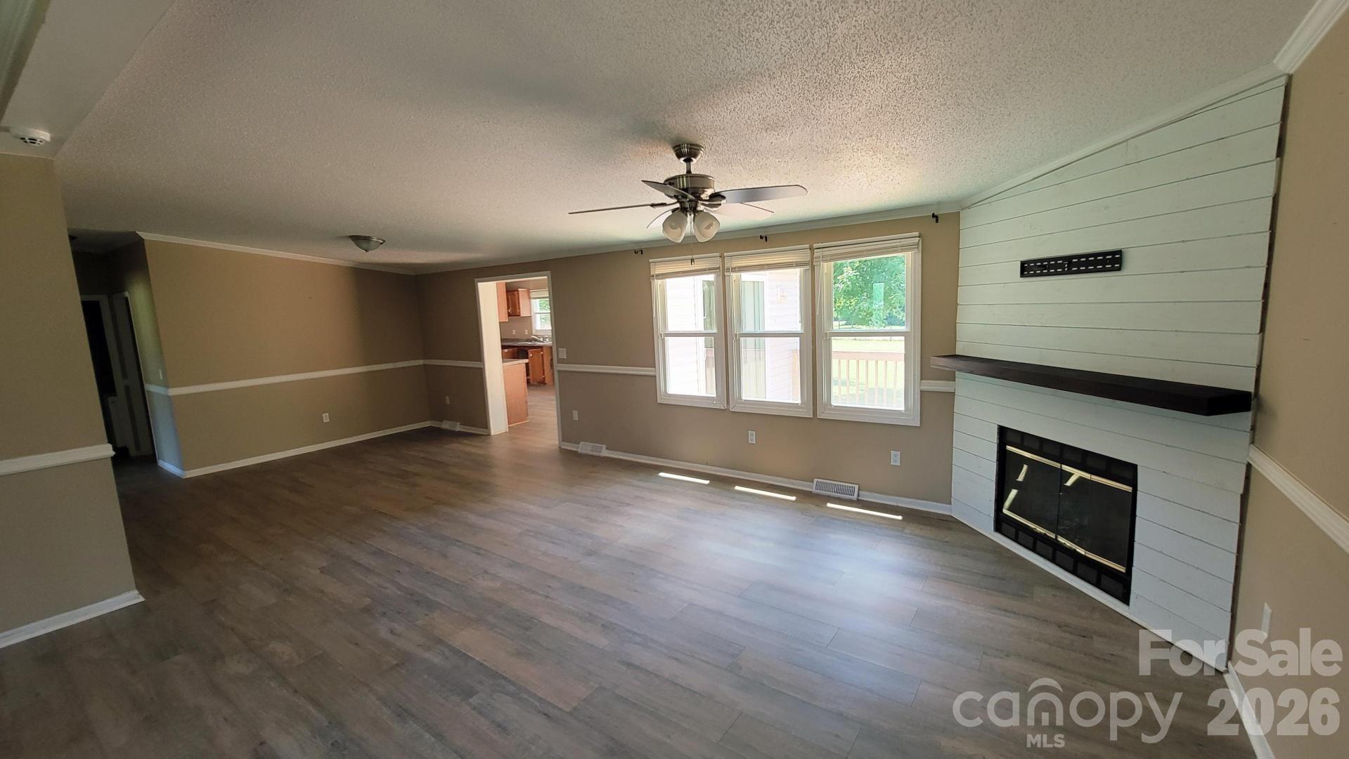 Single Family Residence at 5401 Creek Run Court, Bessemer City, photo 3 of 17