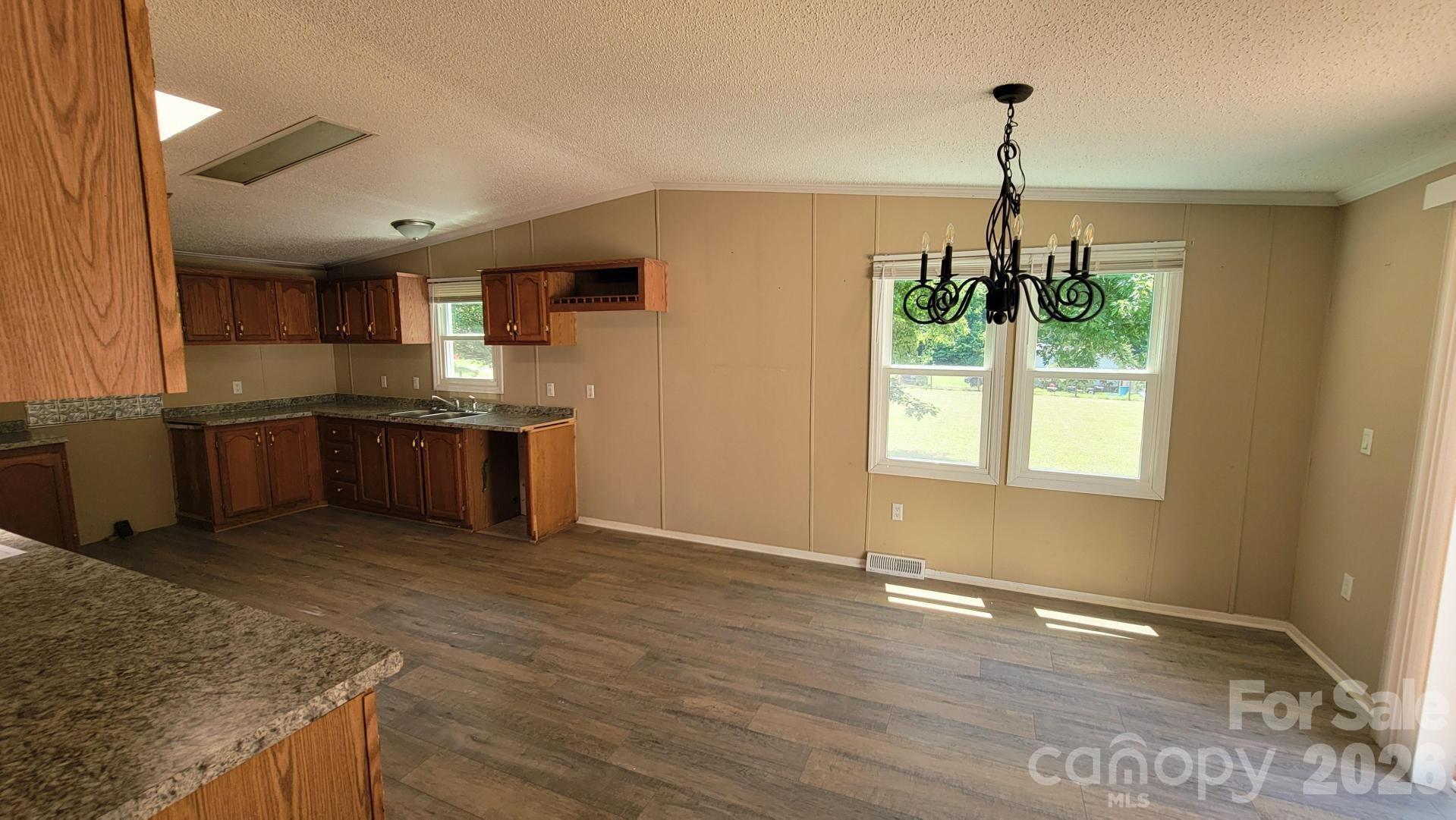Single Family Residence at 5401 Creek Run Court, Bessemer City, photo 5 of 17