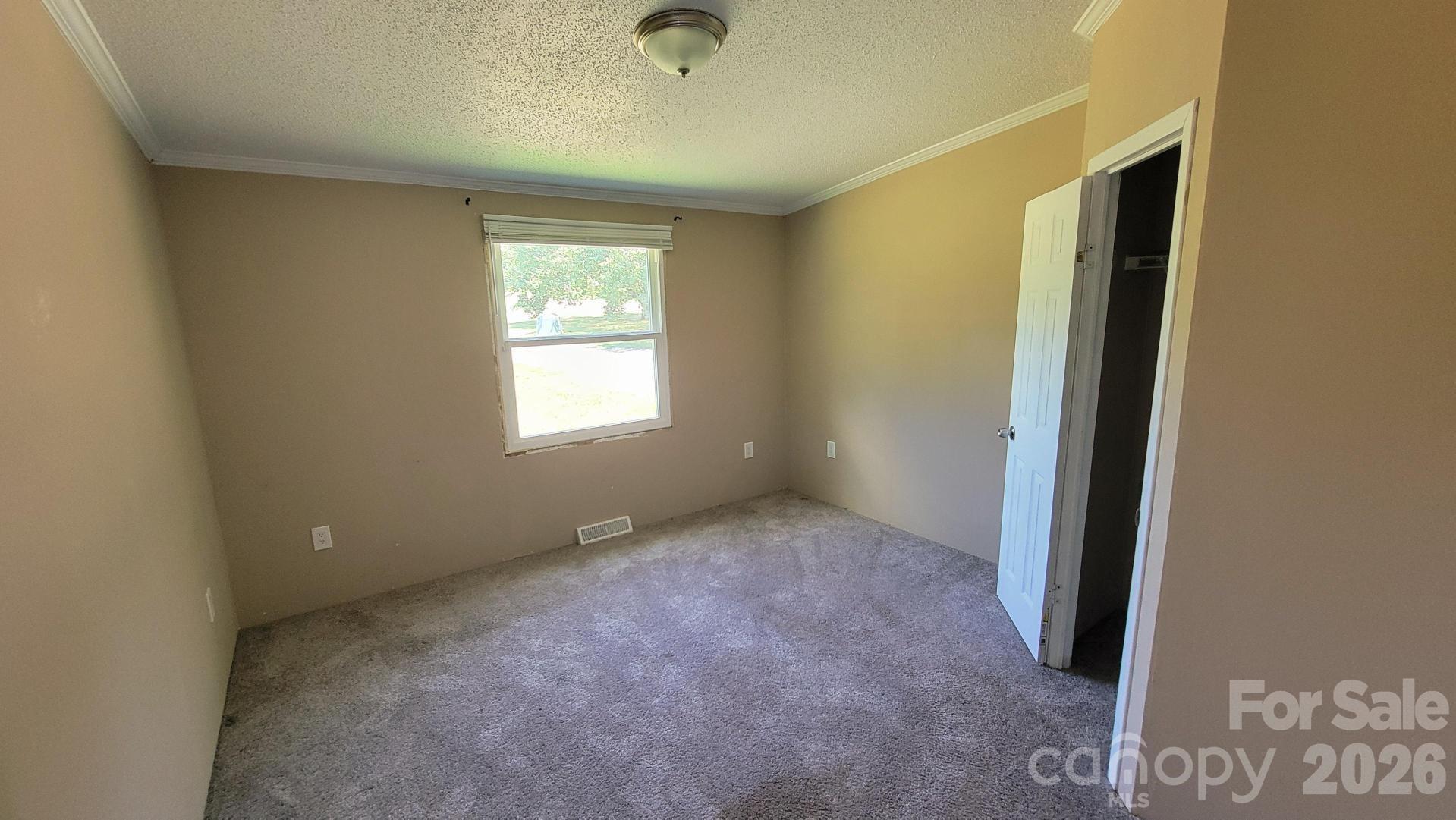 Single Family Residence at 5401 Creek Run Court, Bessemer City, photo 10 of 17