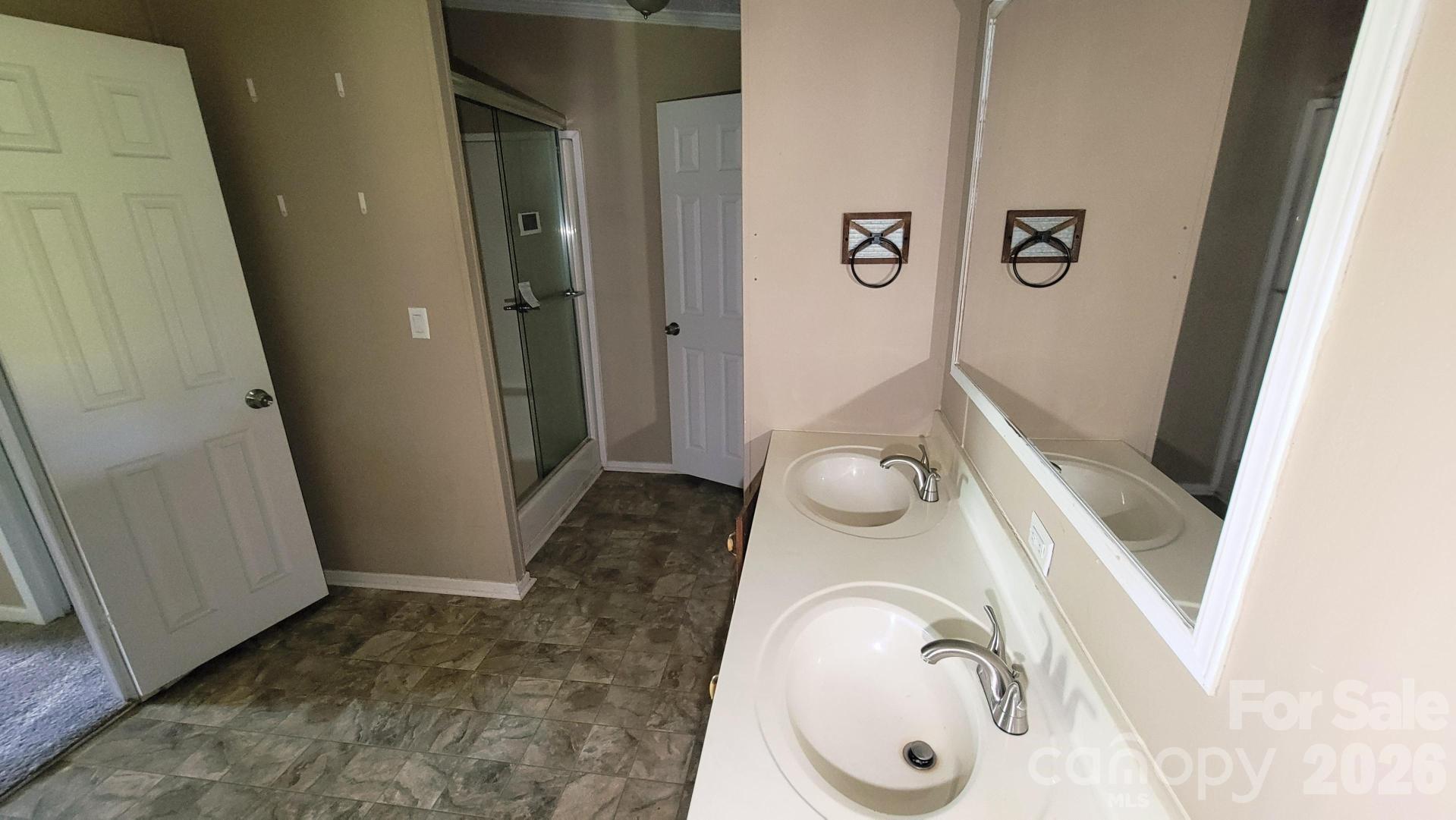 Single Family Residence at 5401 Creek Run Court, Bessemer City, photo 12 of 17