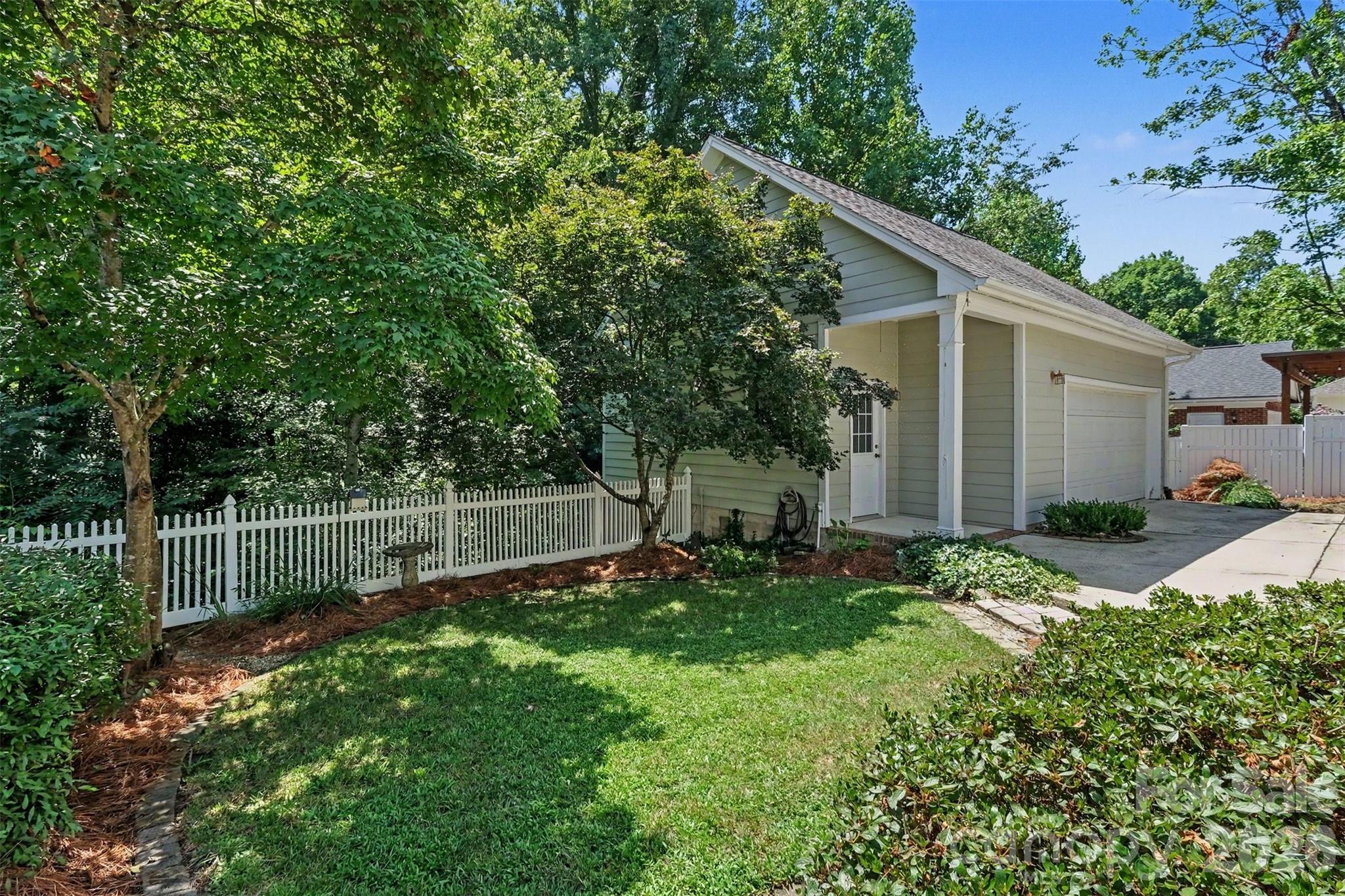 Single Family Residence at 2440 Commons Court, Fort Mill, photo 33 of 48