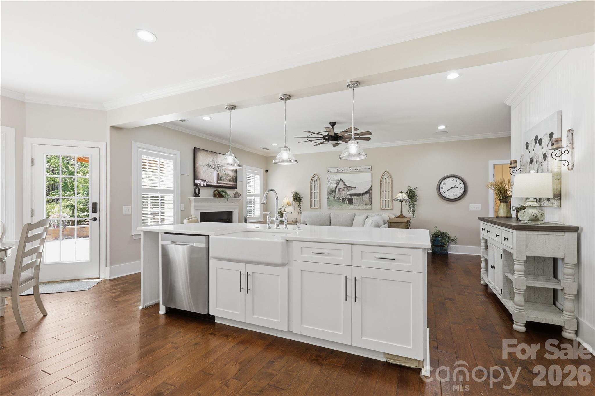 Single Family Residence at 304 Stutts Road, Mooresville, photo 19 of 46
