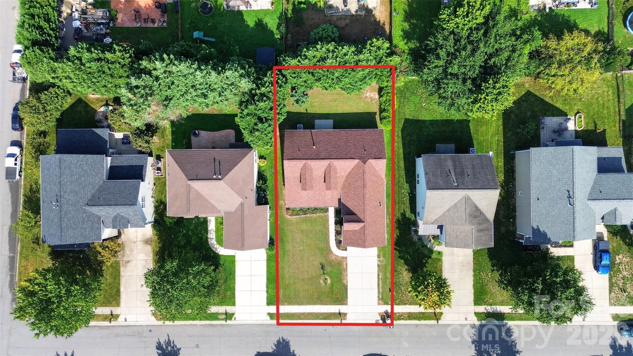 Property lines are approximate. A physical survey is required to determine the exact property lines. - 1577 Bay Meadows Avenue NW, Concord