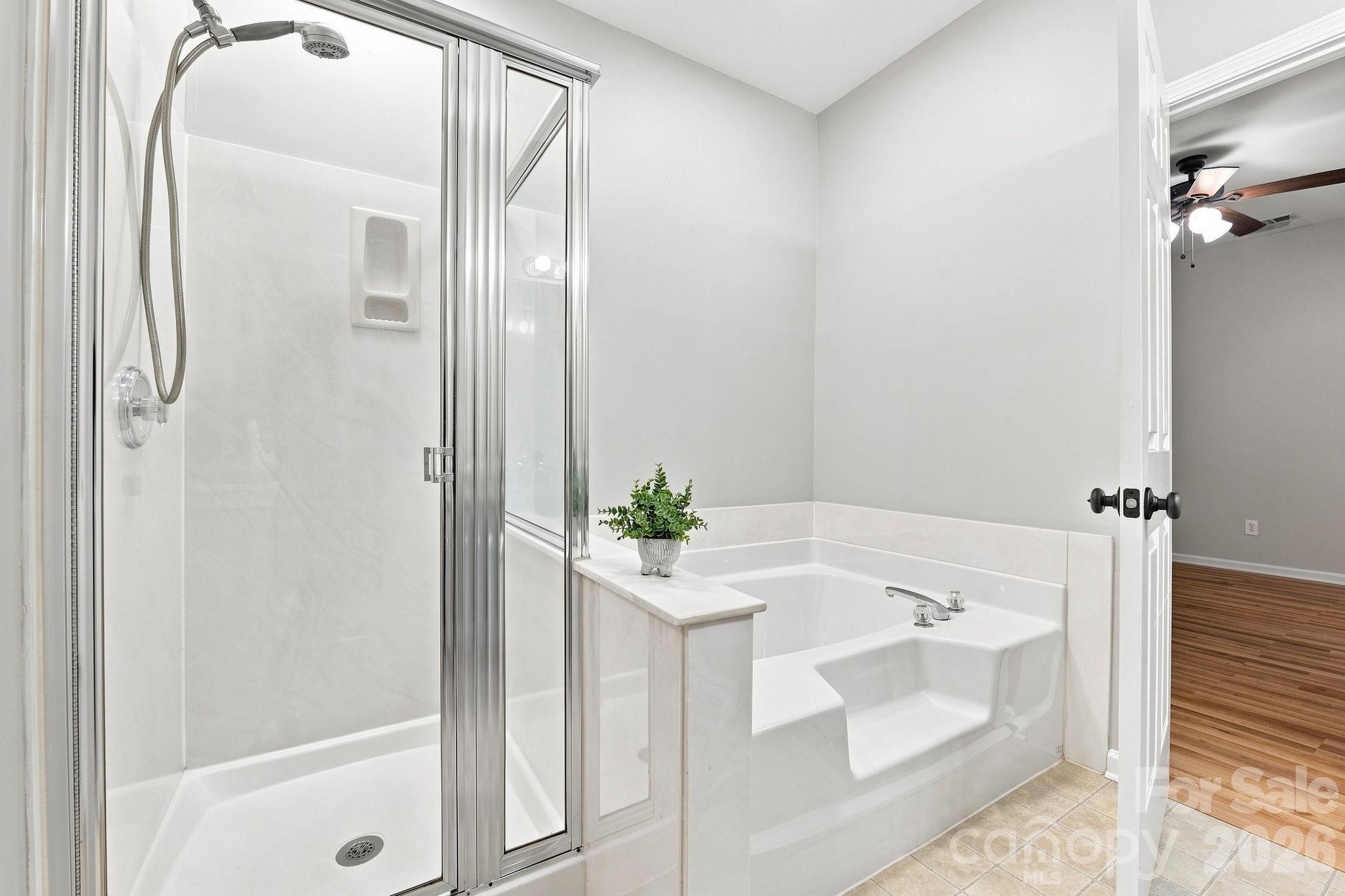 Primary bath on main floor - 121 Kase Court, Mooresville