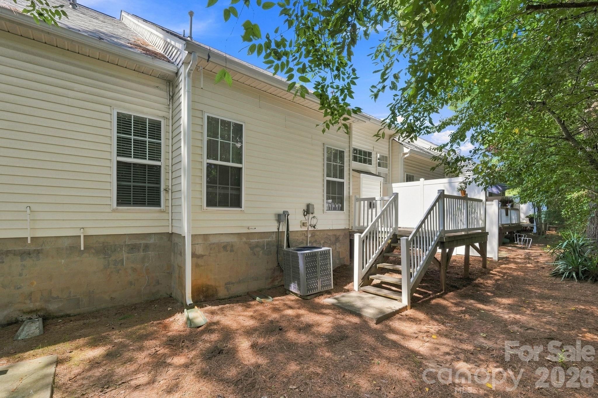 Peaceful backyard - 121 Kase Court, Mooresville