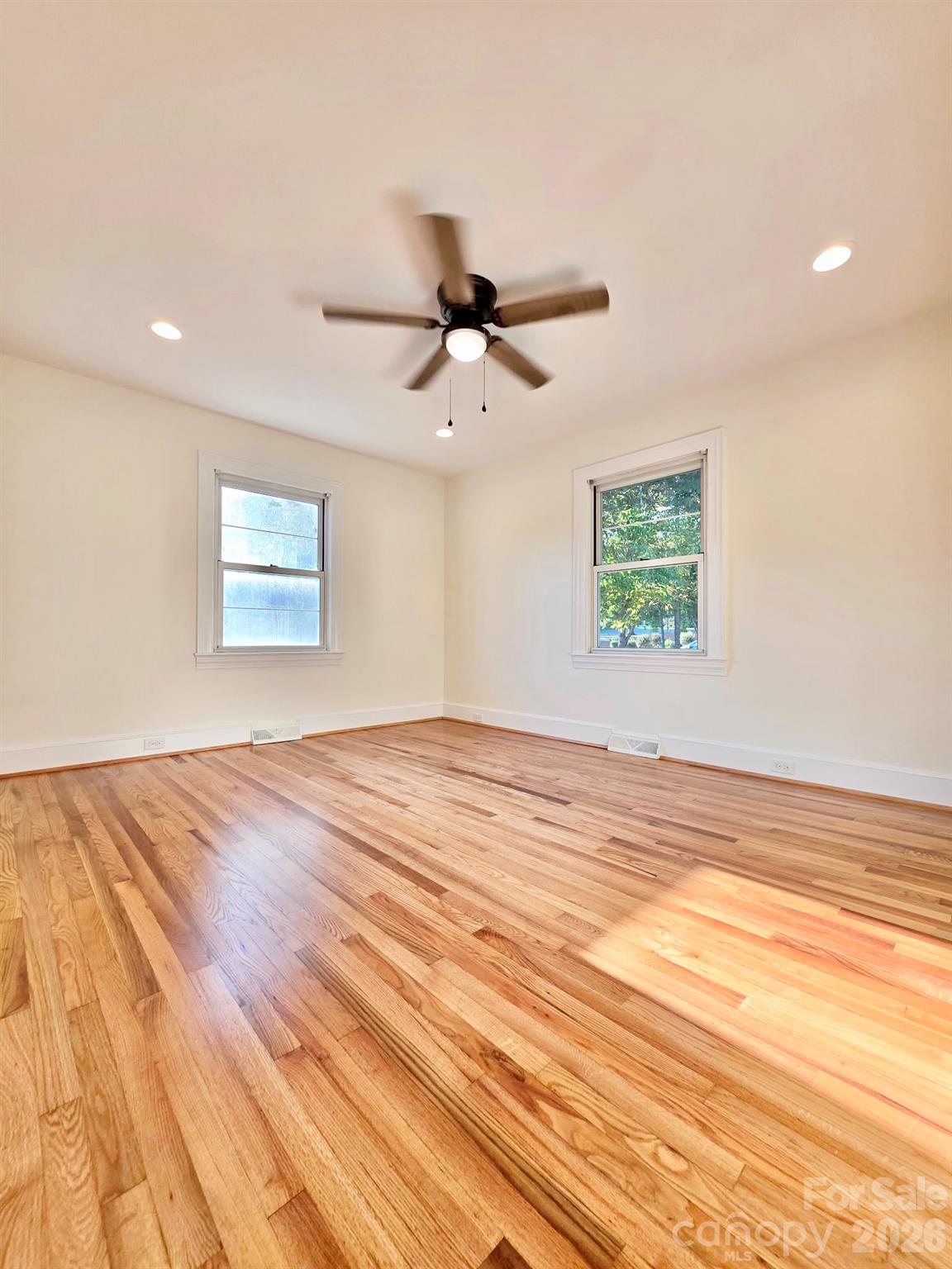 Single Family Residence at 264 3rd Avenue SW, Taylorsville, photo 6 of 36