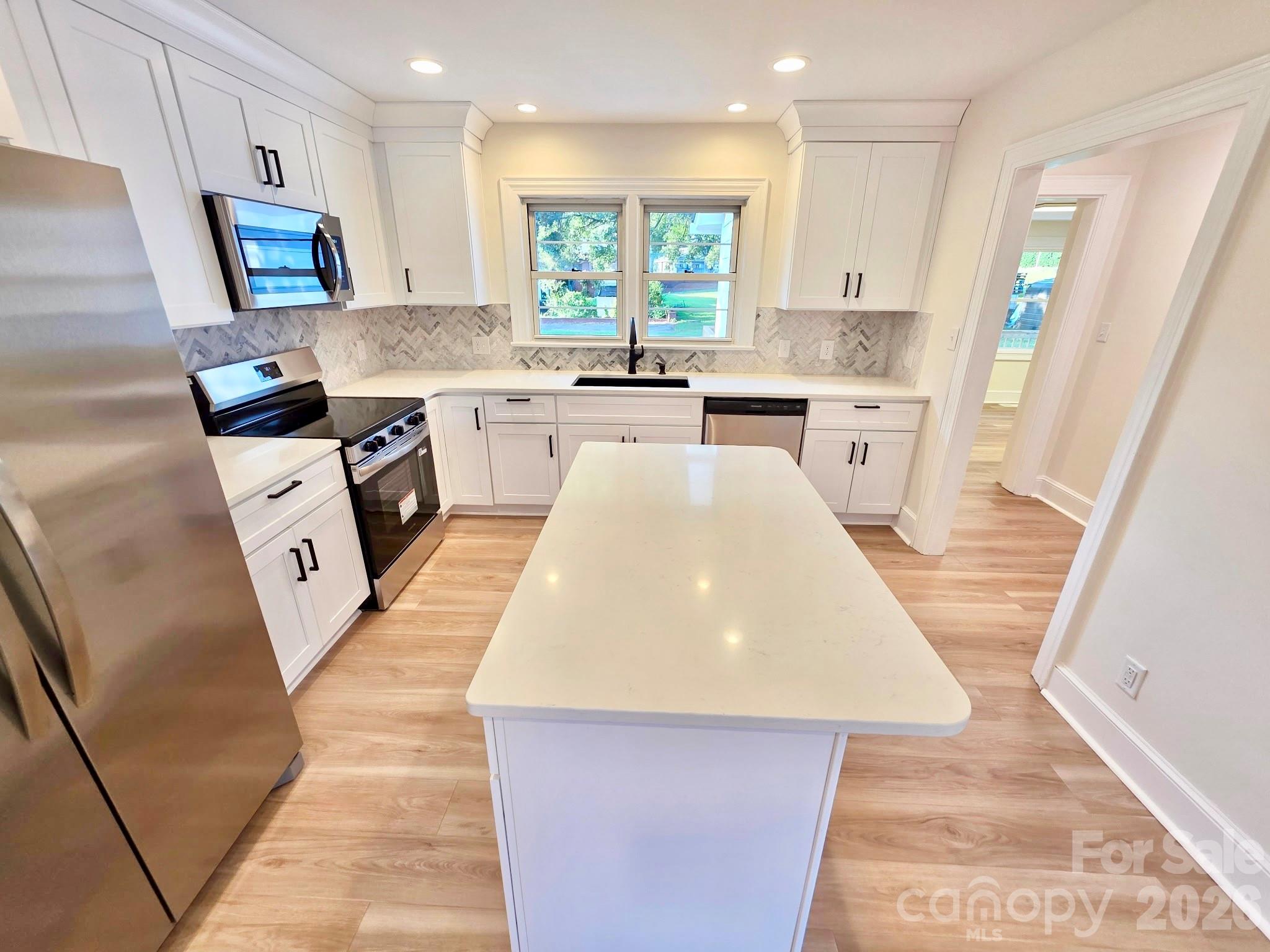 Single Family Residence at 264 3rd Avenue SW, Taylorsville, photo 12 of 36
