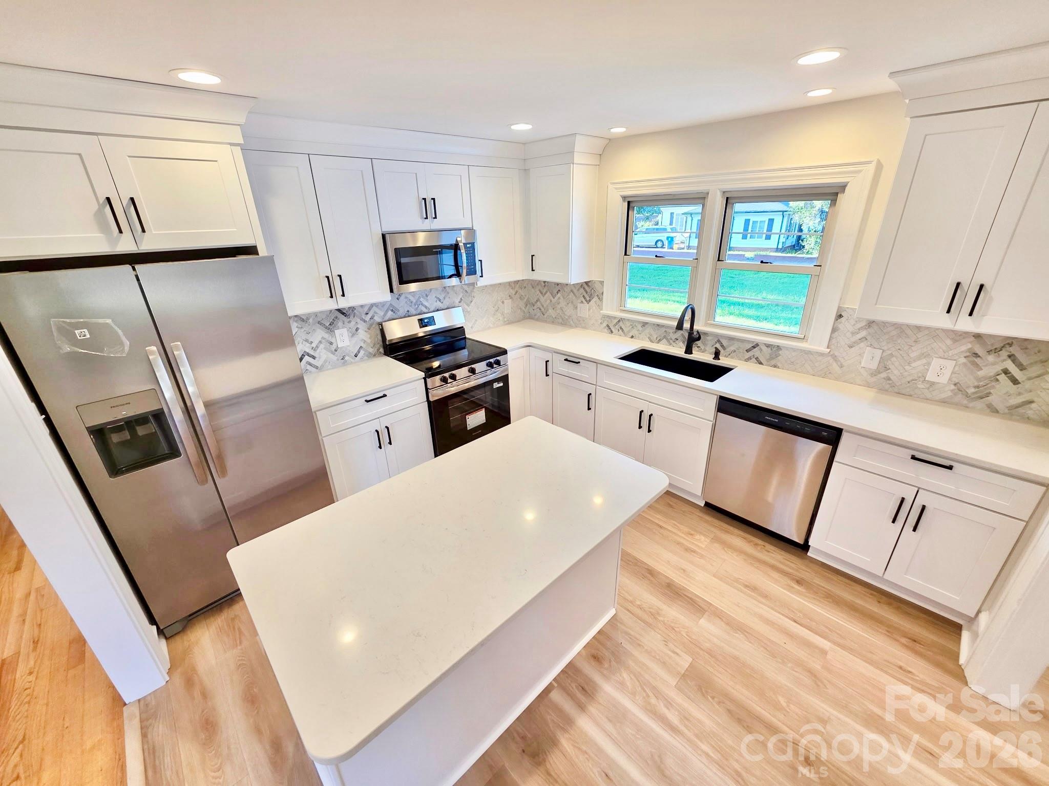 Single Family Residence at 264 3rd Avenue SW, Taylorsville, photo 14 of 36