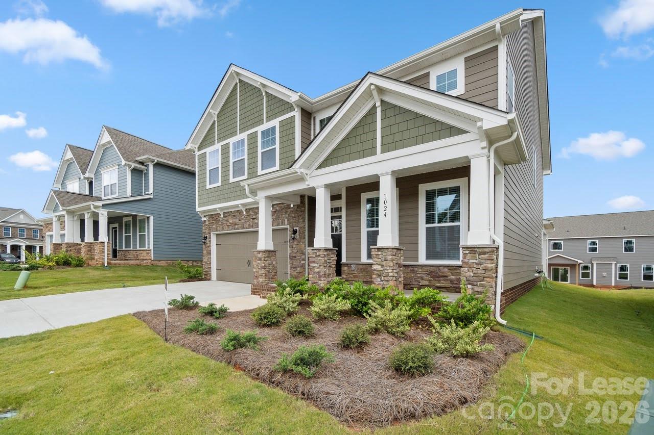 Single Family Residence at 1024 Arbury Way, Waxhaw, photo 2 of 37