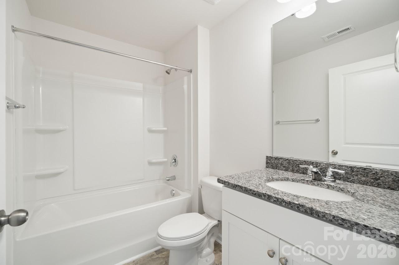 Bath 2 - 1024 Arbury Way, Waxhaw