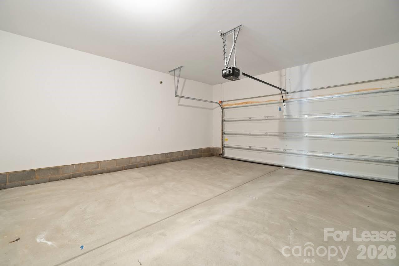 Garage - 1024 Arbury Way, Waxhaw