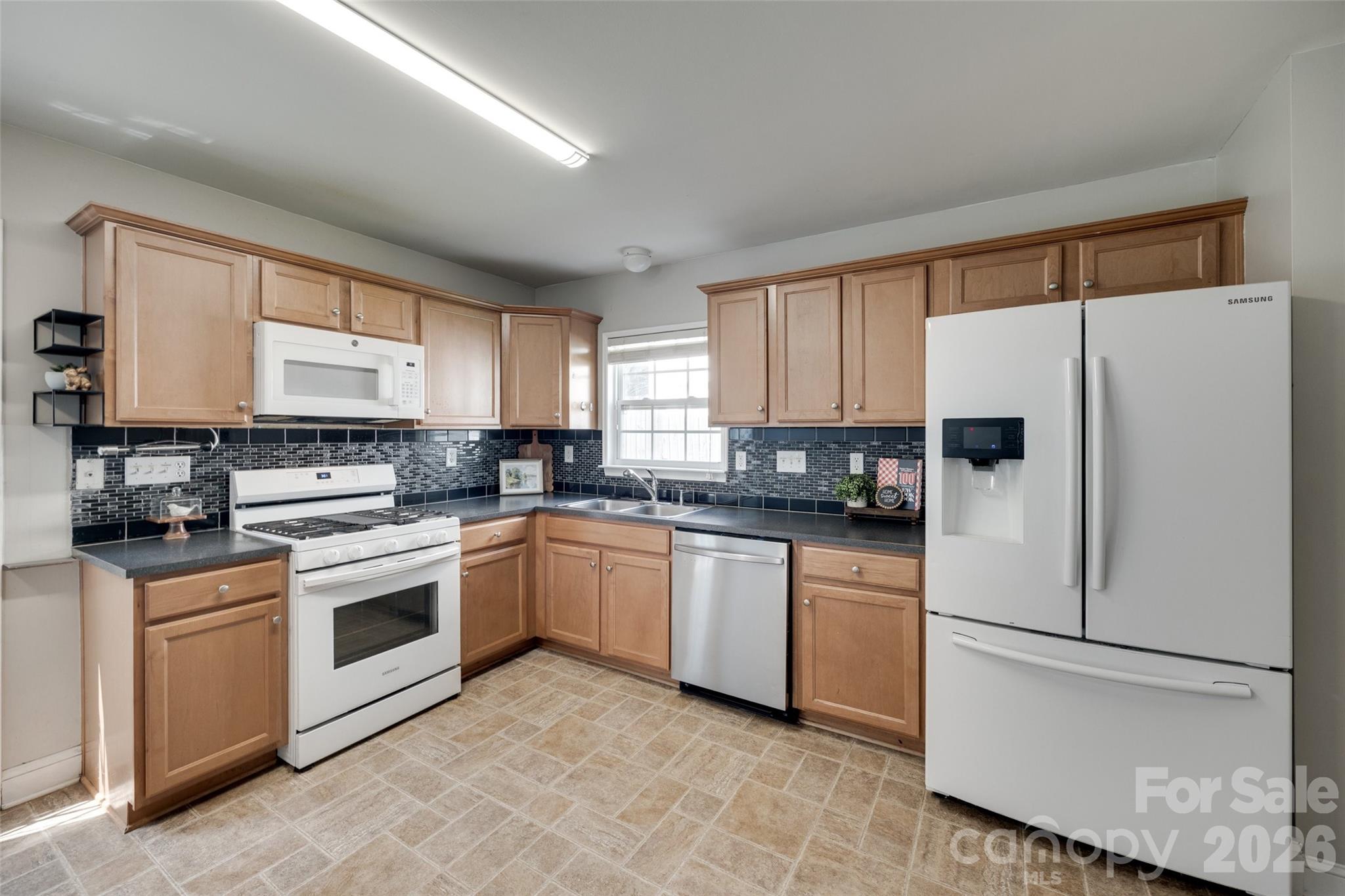 Single Family Residence at 1360 Jessicas Way, Rock Hill, photo 14 of 36