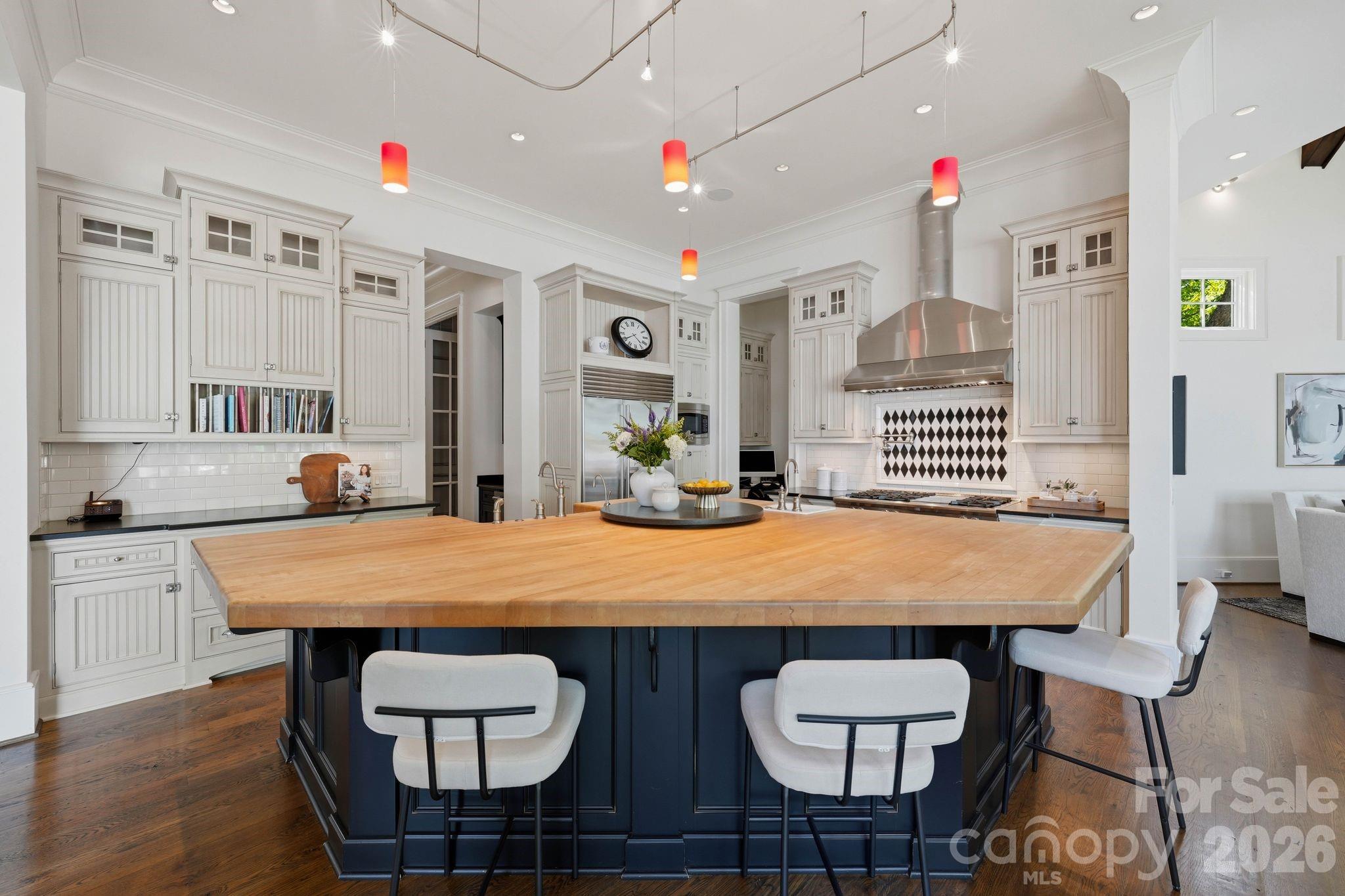 Single Family Residence at 18802 Balmore Pines Lane, Cornelius, photo 7 of 47