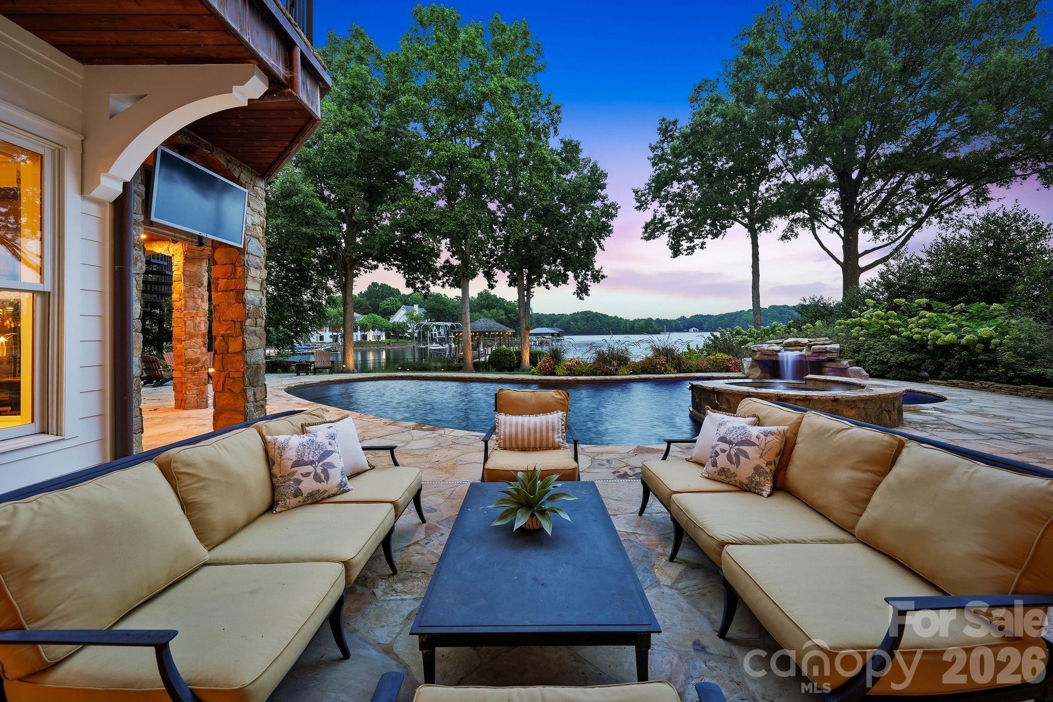 Single Family Residence at 18802 Balmore Pines Lane, Cornelius, photo 37 of 47