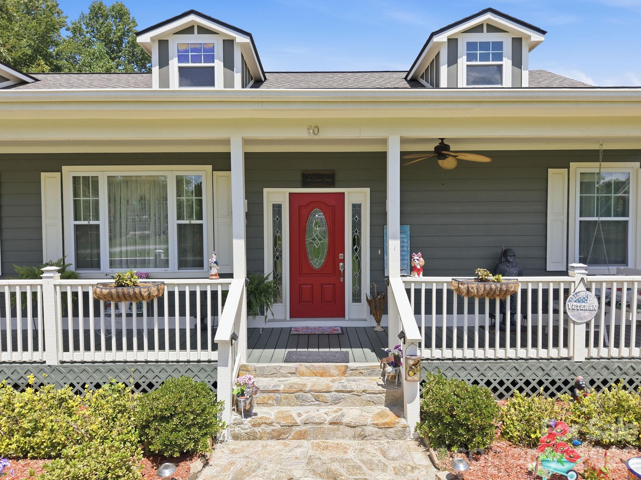 Single Family Residence at 60 Shacoba Lane, Hendersonville, photo 5 of 38