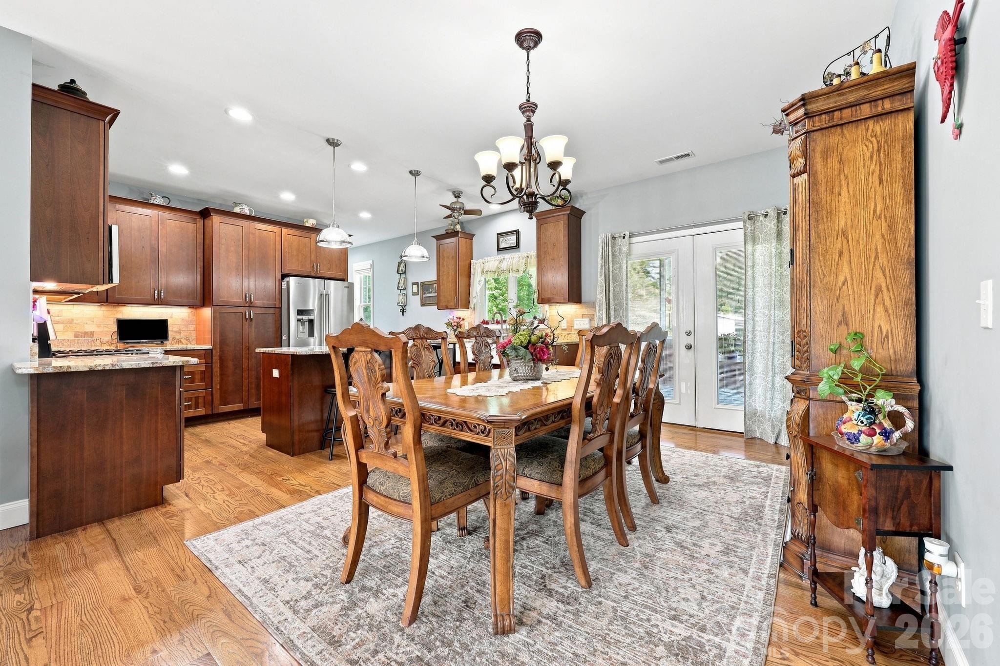 Single Family Residence at 60 Shacoba Lane, Hendersonville, photo 18 of 38