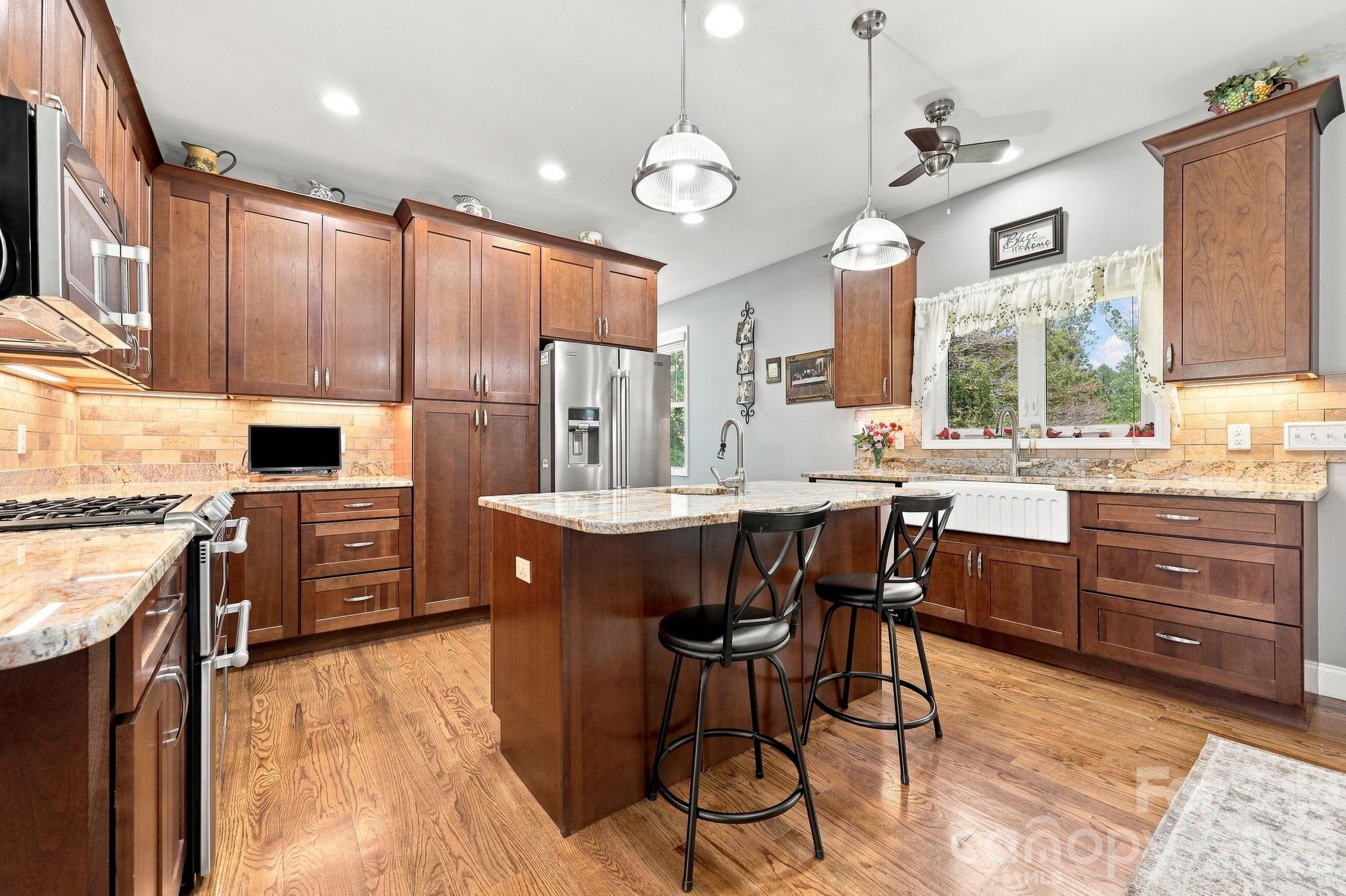 Single Family Residence at 60 Shacoba Lane, Hendersonville, photo 21 of 38