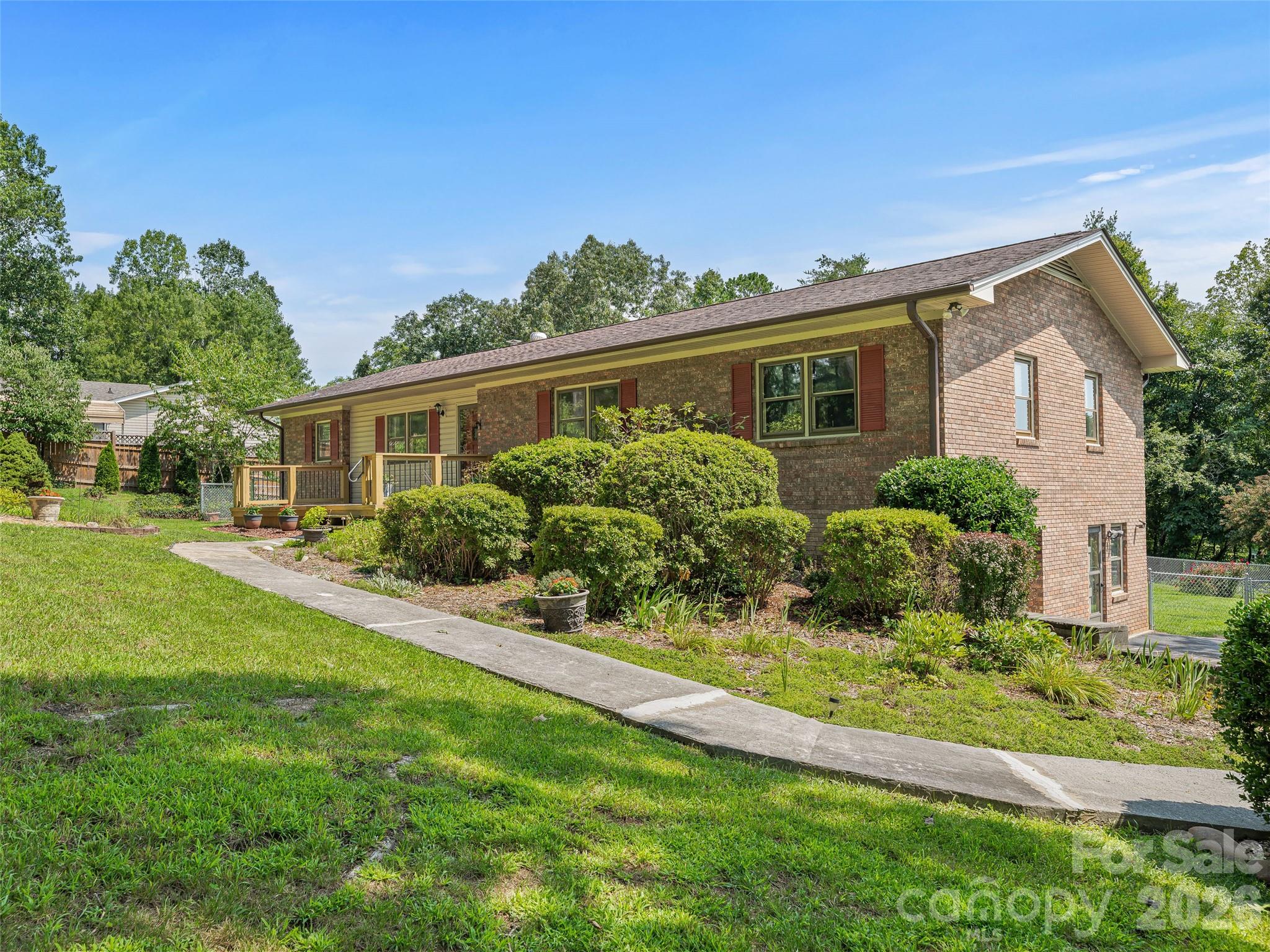 Single Family Residence at 38 Chadwick Wade Drive, Asheville, photo 2 of 48