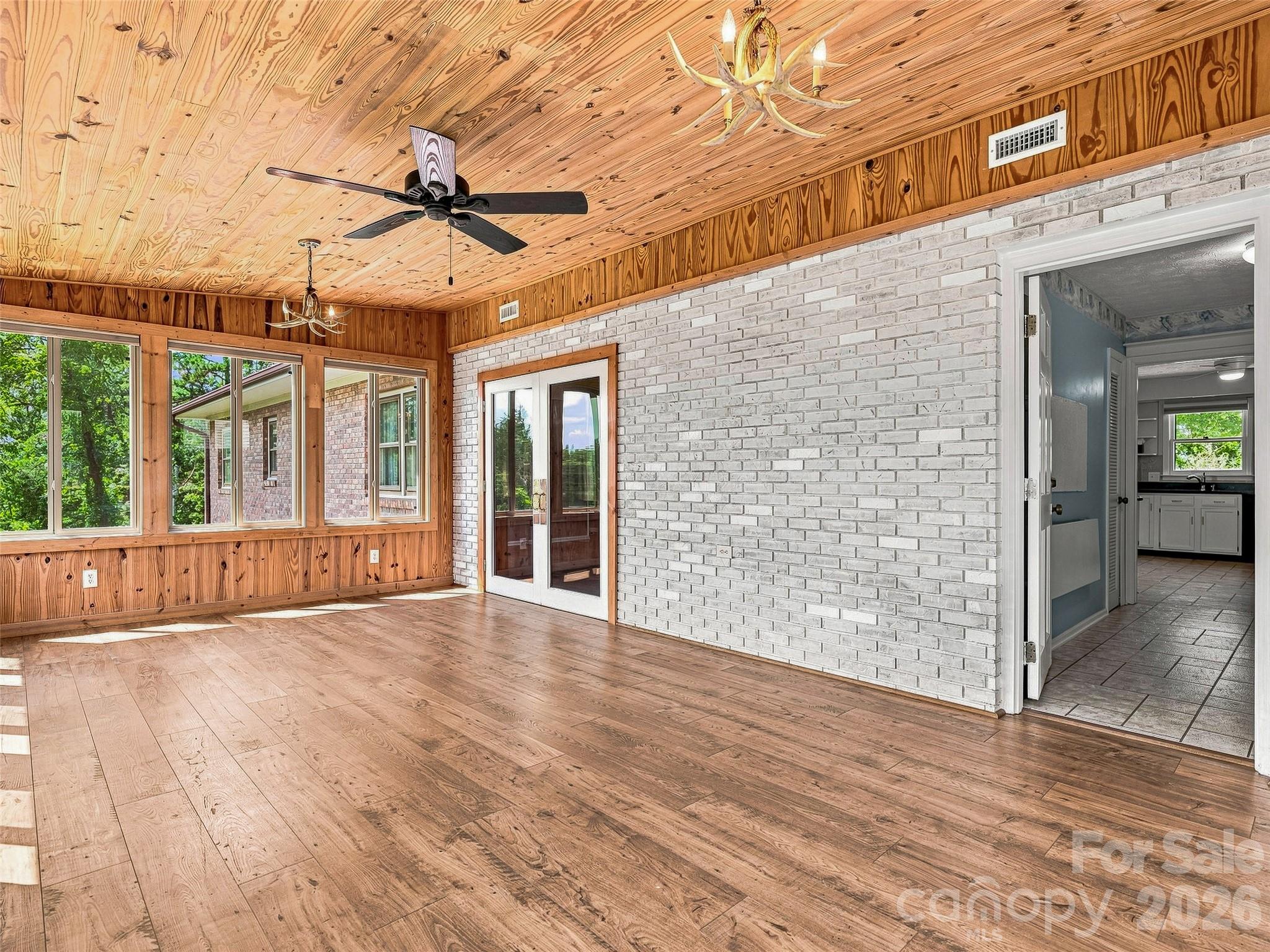 Single Family Residence at 38 Chadwick Wade Drive, Asheville, photo 16 of 48