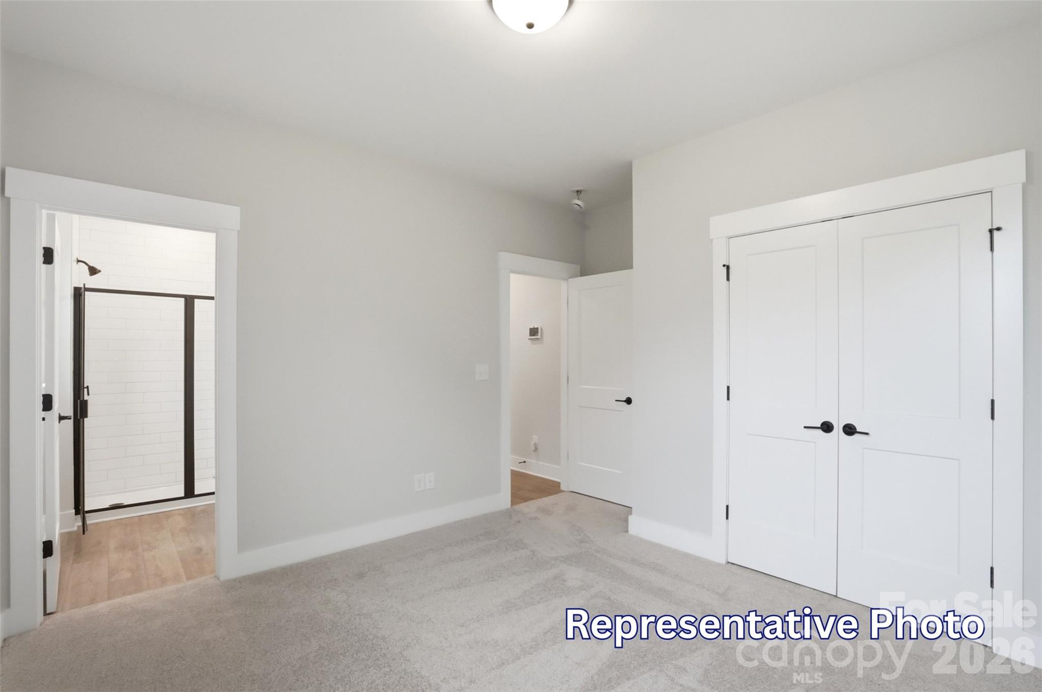 Guest Suite - 5213 Devonshire Road, Denver