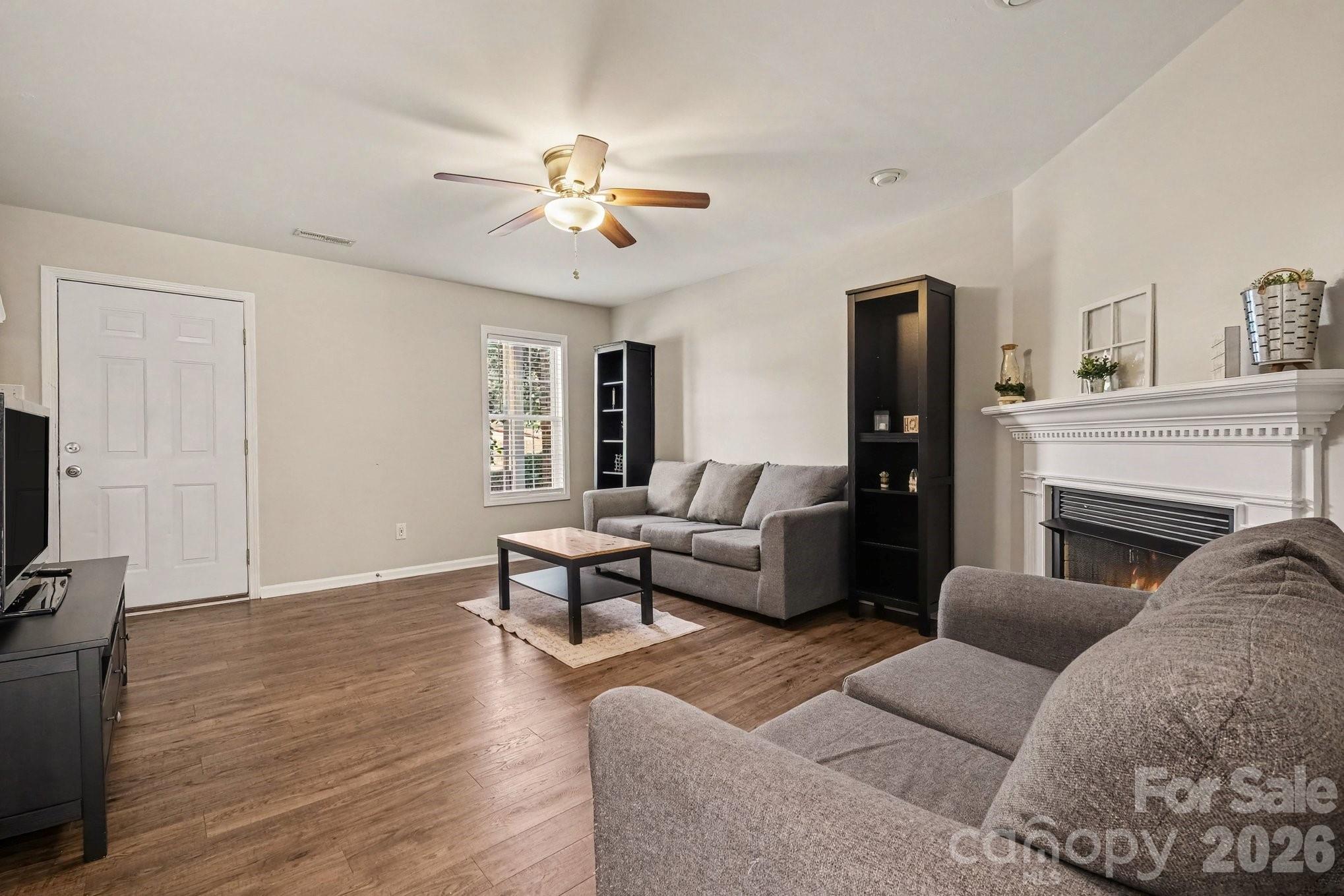 Living Room - 2240 15th Avenue NE, Hickory