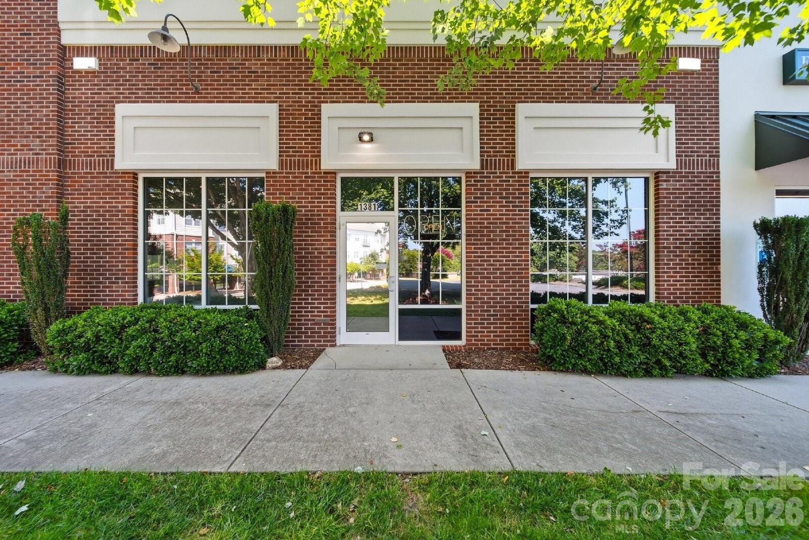 1381 N Center Street