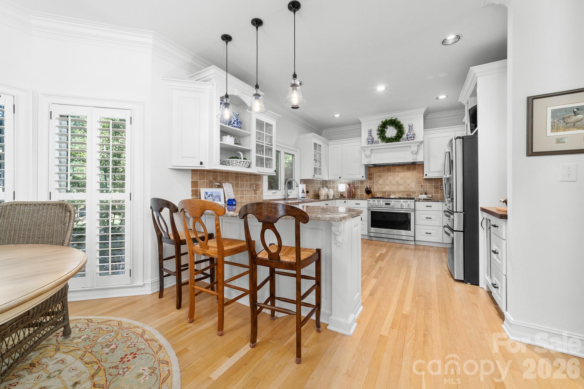 kitchen peninsula - 21300 Blakely Shores Drive, Cornelius
