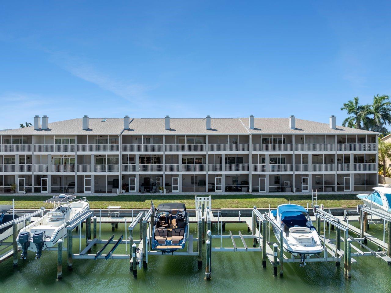 521 PINELLAS BAYWAY S #105