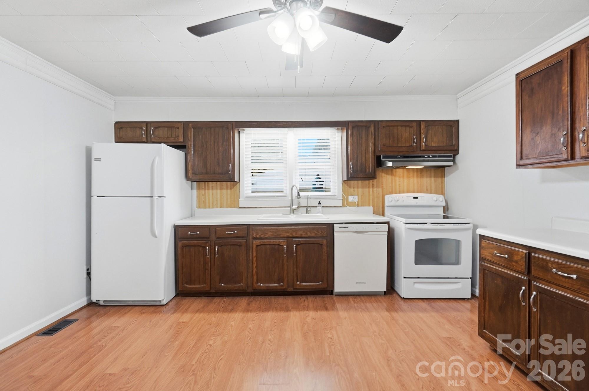 Single Family Residence at 412 Link Street, Fort Mill, photo 12 of 39