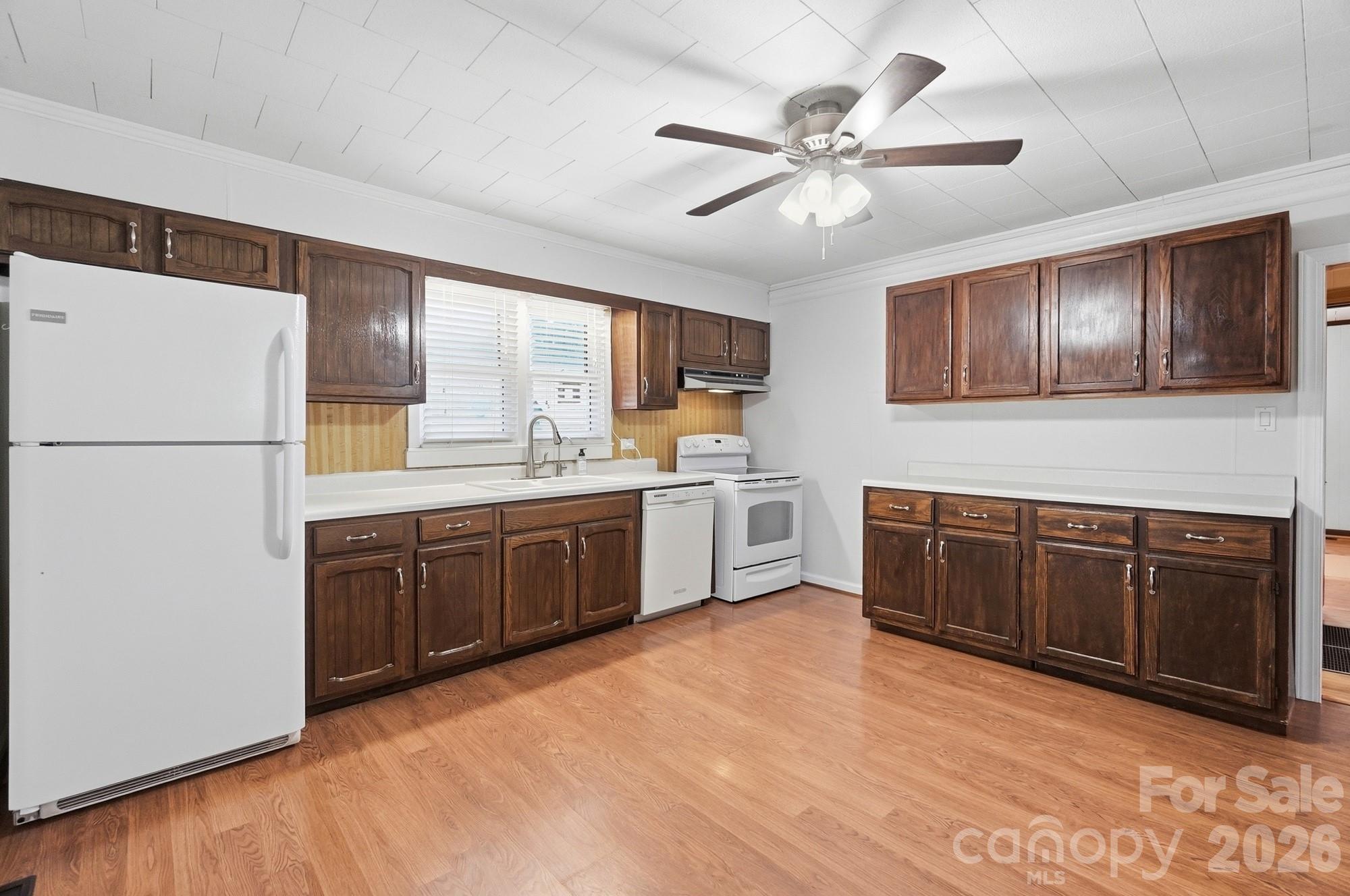 Single Family Residence at 412 Link Street, Fort Mill, photo 13 of 39