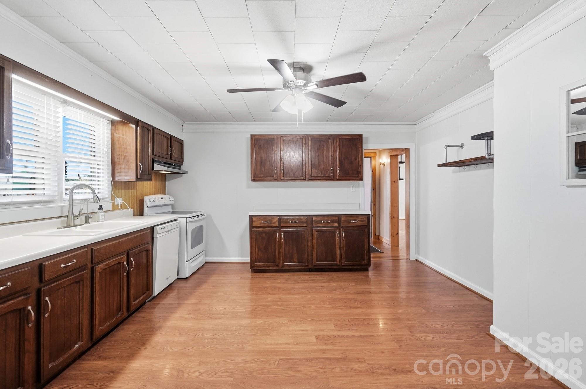 Single Family Residence at 412 Link Street, Fort Mill, photo 15 of 39
