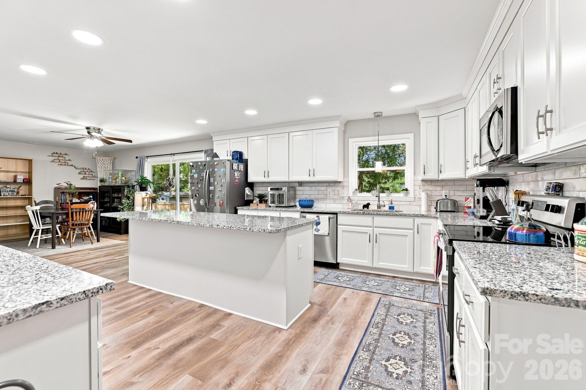 Single Family Residence at 1053 Christopher Circle, Rock Hill, photo 13 of 46