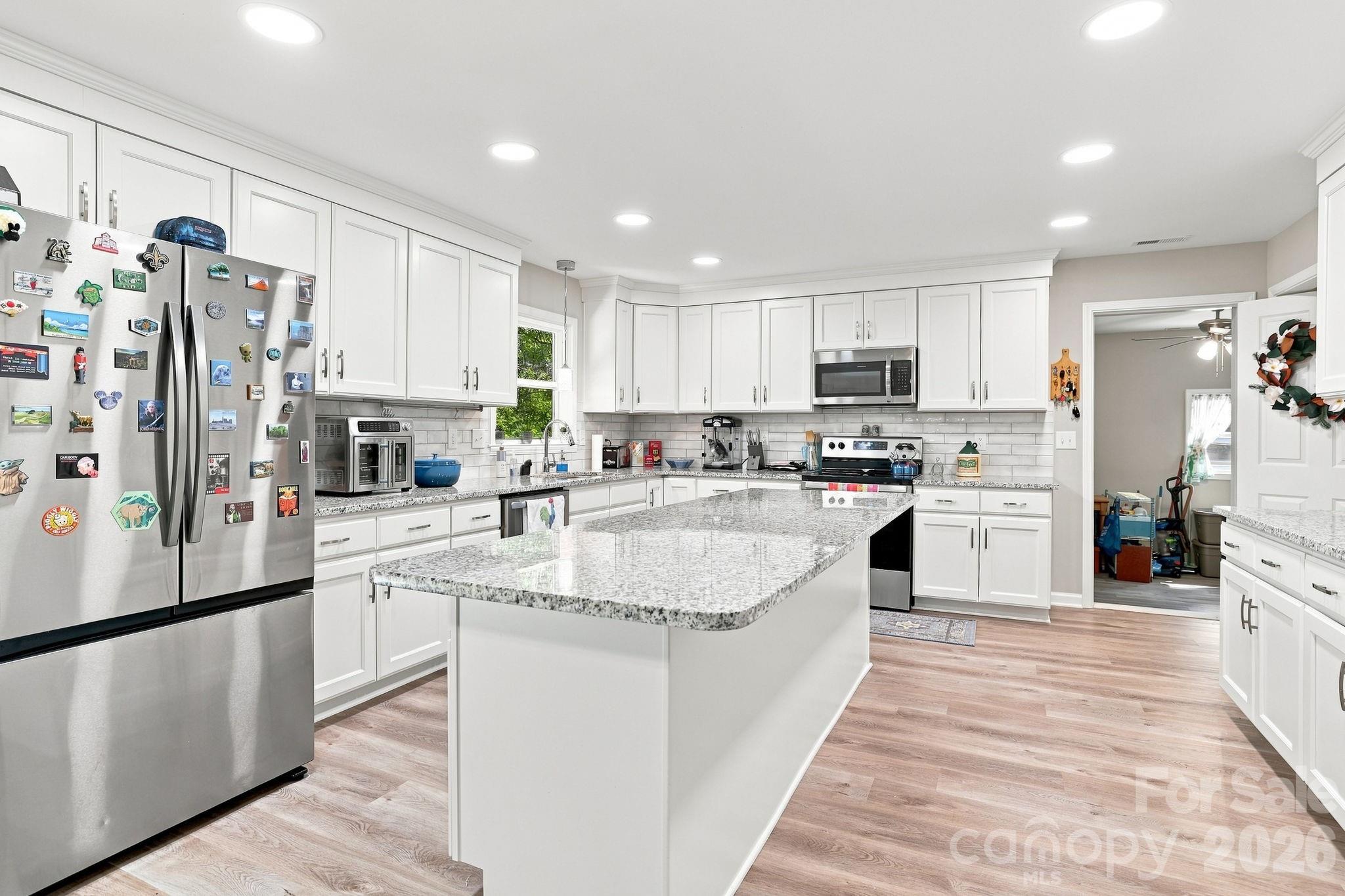 Single Family Residence at 1053 Christopher Circle, Rock Hill, photo 14 of 46