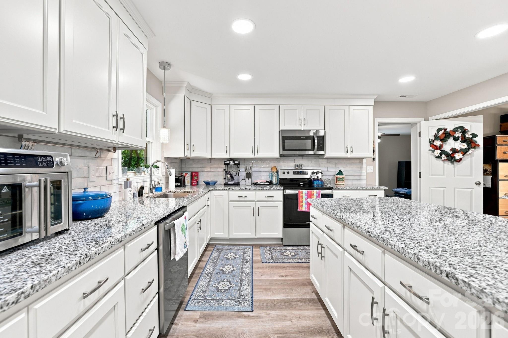 Single Family Residence at 1053 Christopher Circle, Rock Hill, photo 15 of 46