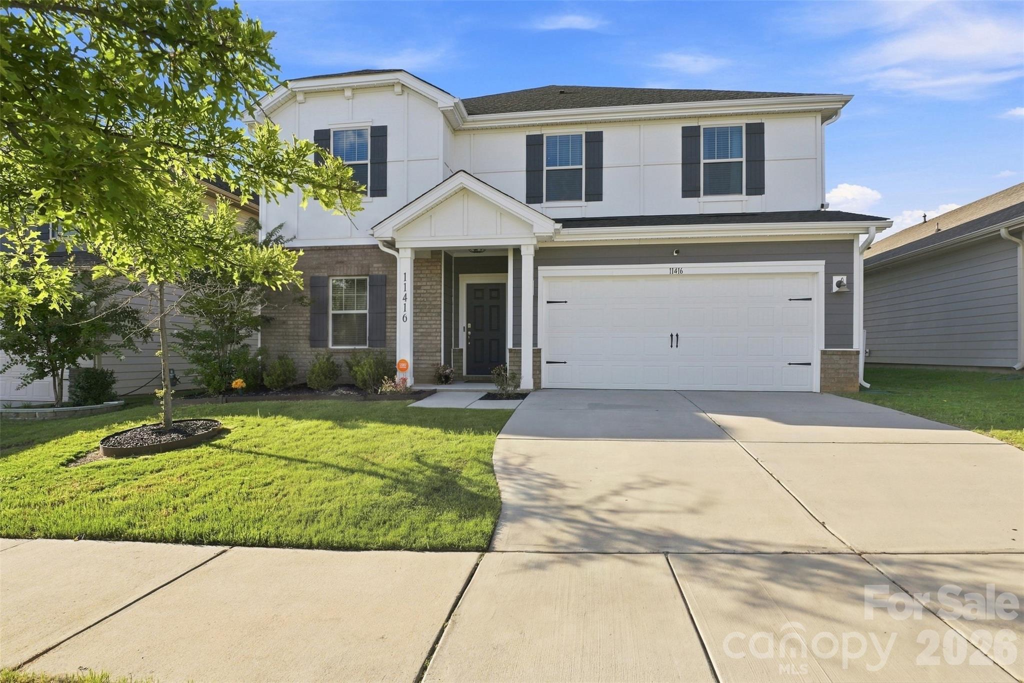 Single Family Residence at 11416 Solstice Way, Huntersville, photo 2 of 36