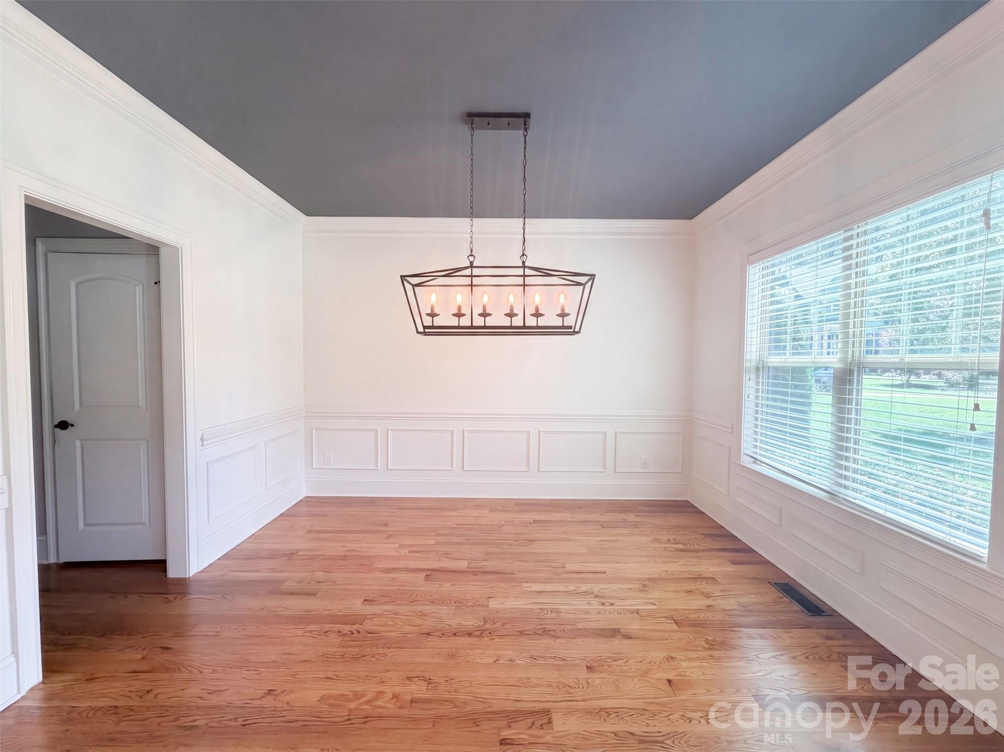Single Family Residence at 131 Lakeshore Hills Drive, Mooresville, photo 6 of 17