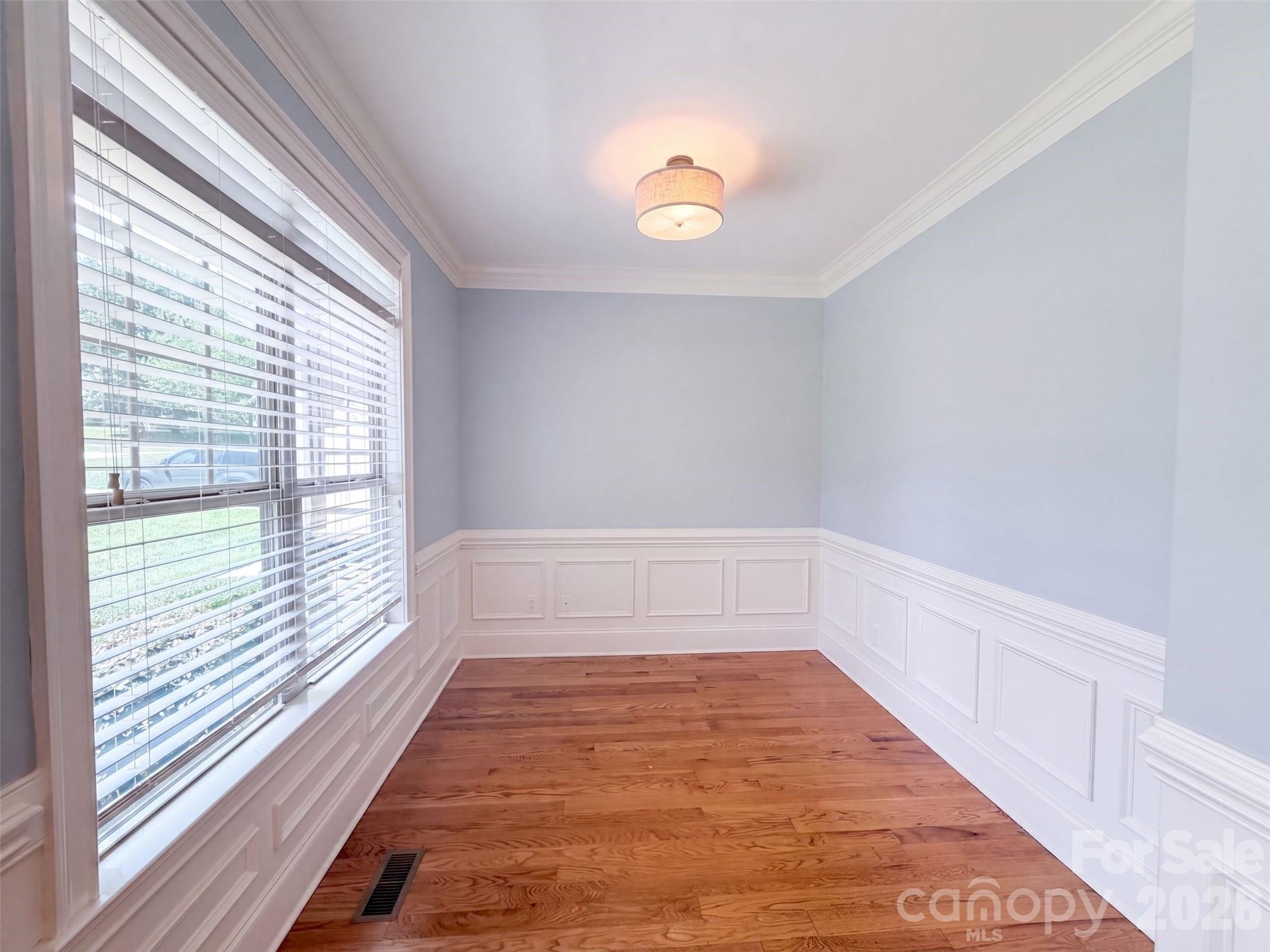 Single Family Residence at 131 Lakeshore Hills Drive, Mooresville, photo 7 of 17