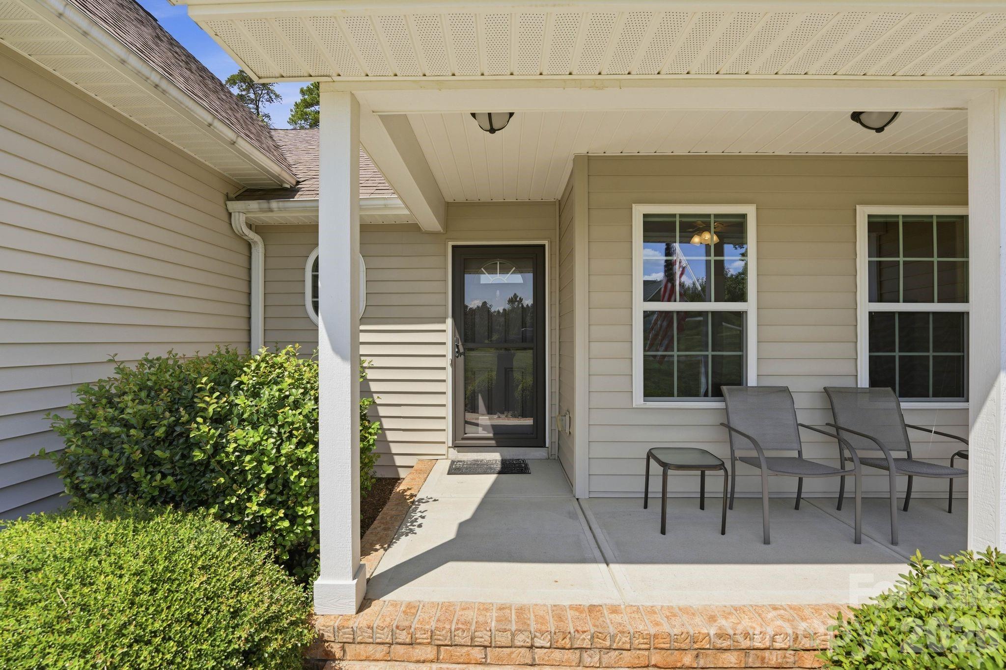 Single Family Residence at 107 E Vista View Place, Mooresville, photo 6 of 46
