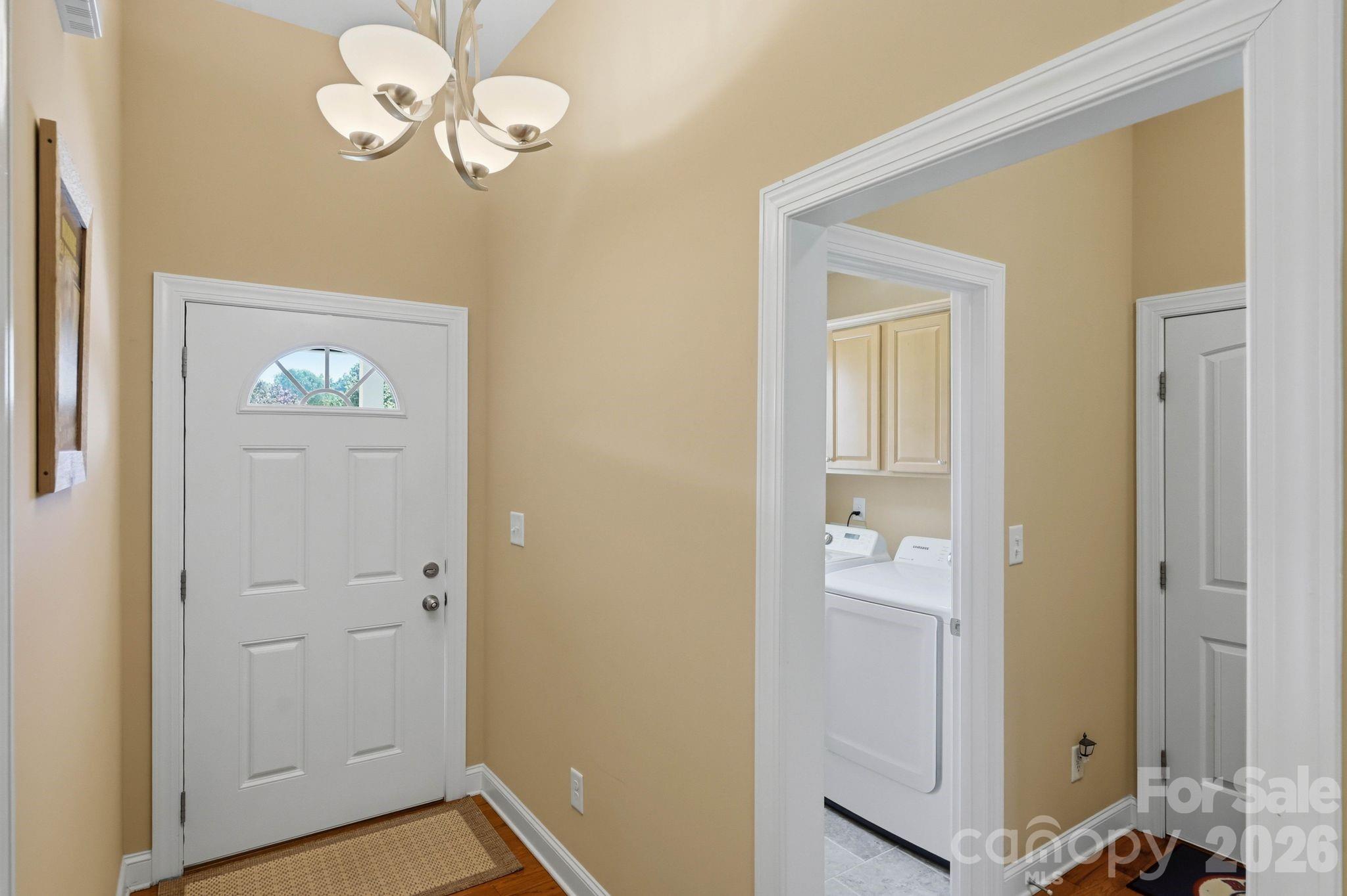 Single Family Residence at 107 E Vista View Place, Mooresville, photo 8 of 46