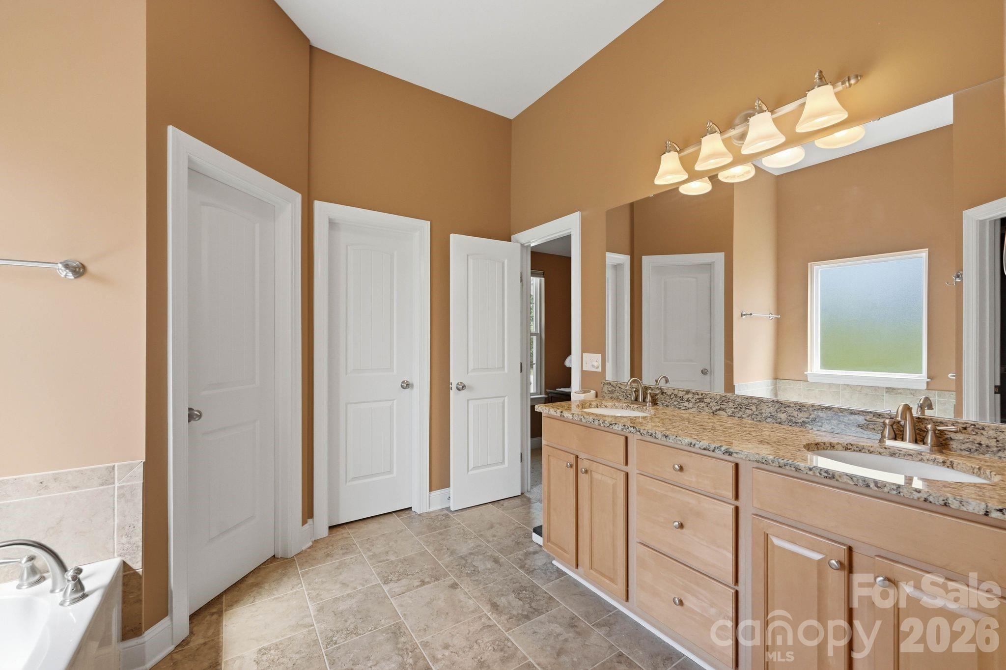 Single Family Residence at 107 E Vista View Place, Mooresville, photo 13 of 46