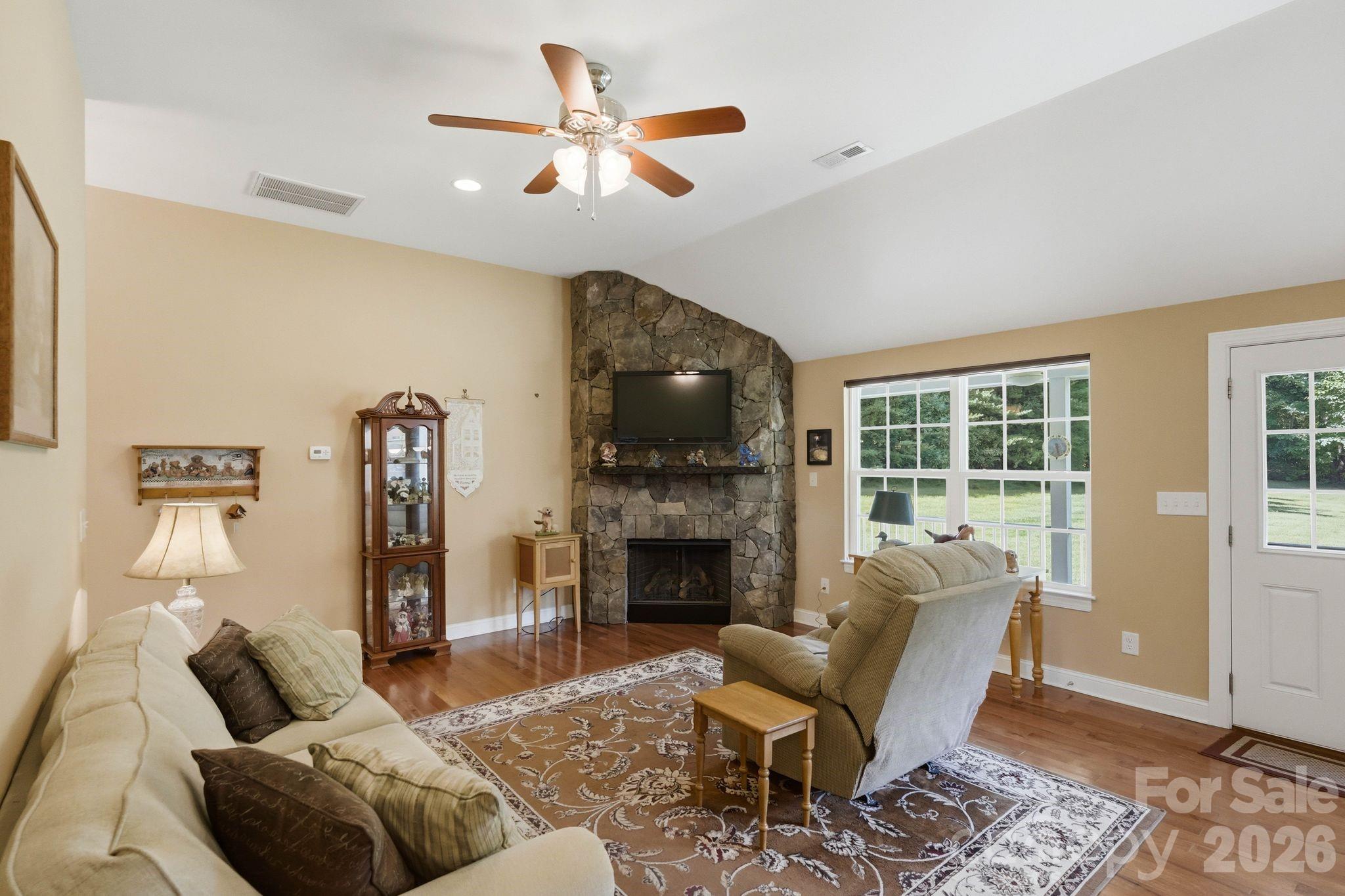 Single Family Residence at 107 E Vista View Place, Mooresville, photo 22 of 46