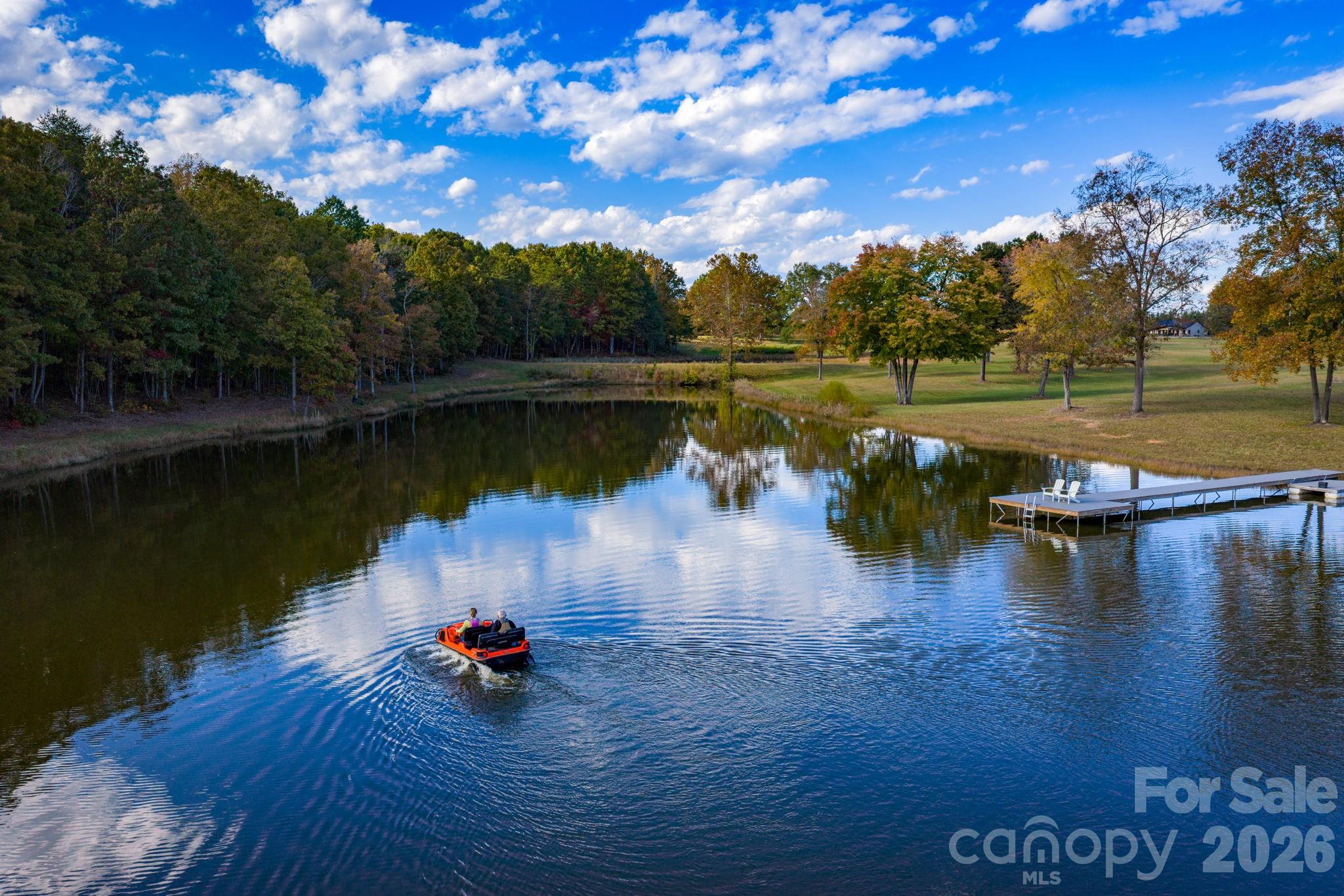 Kayaking, amphibious fun, fishing, paddle boarding, etc. - 1260 Beaver Island Trail Road, Walnut Cove
