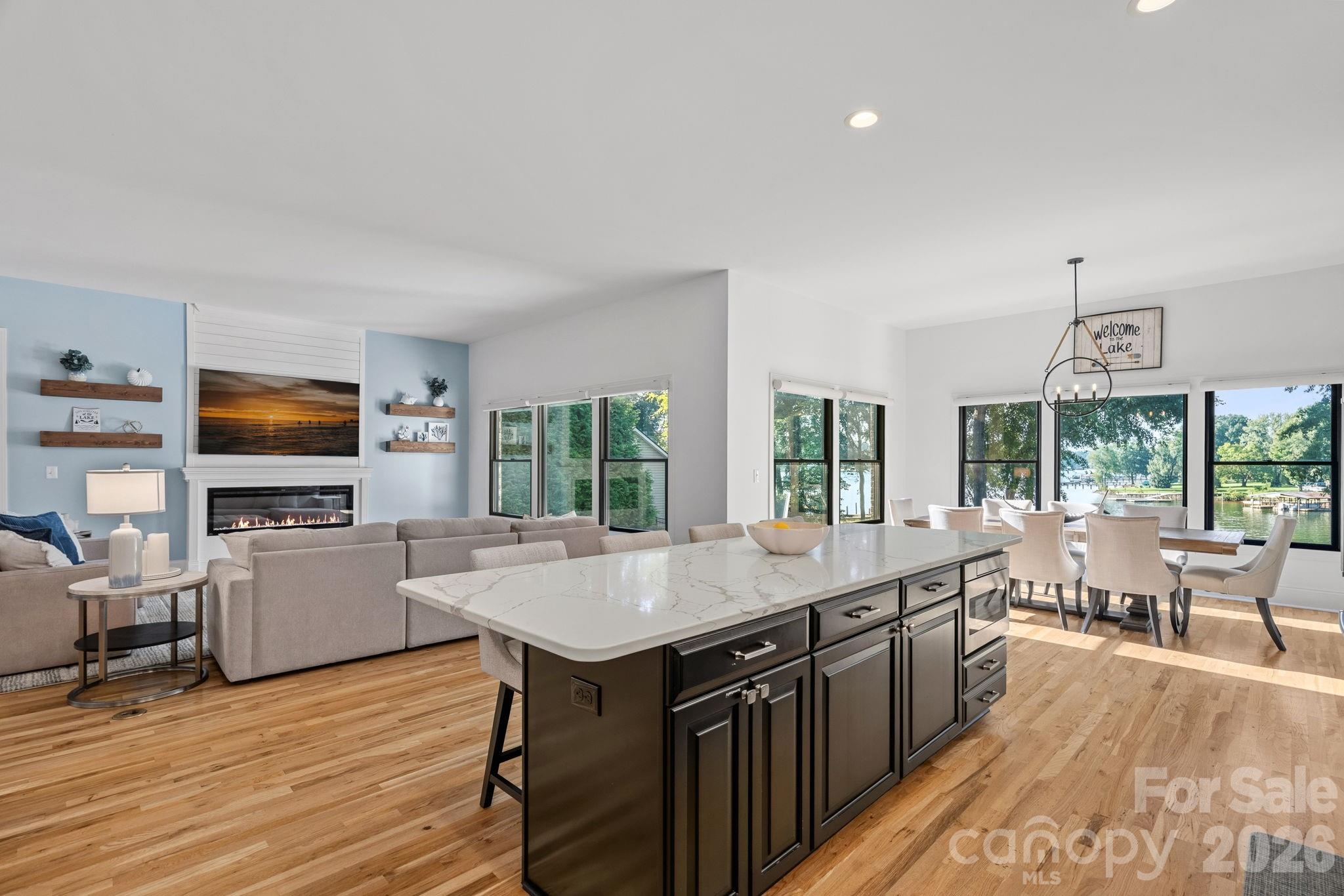 Single Family Residence at 160 Malibu Road, Mooresville, photo 10 of 48