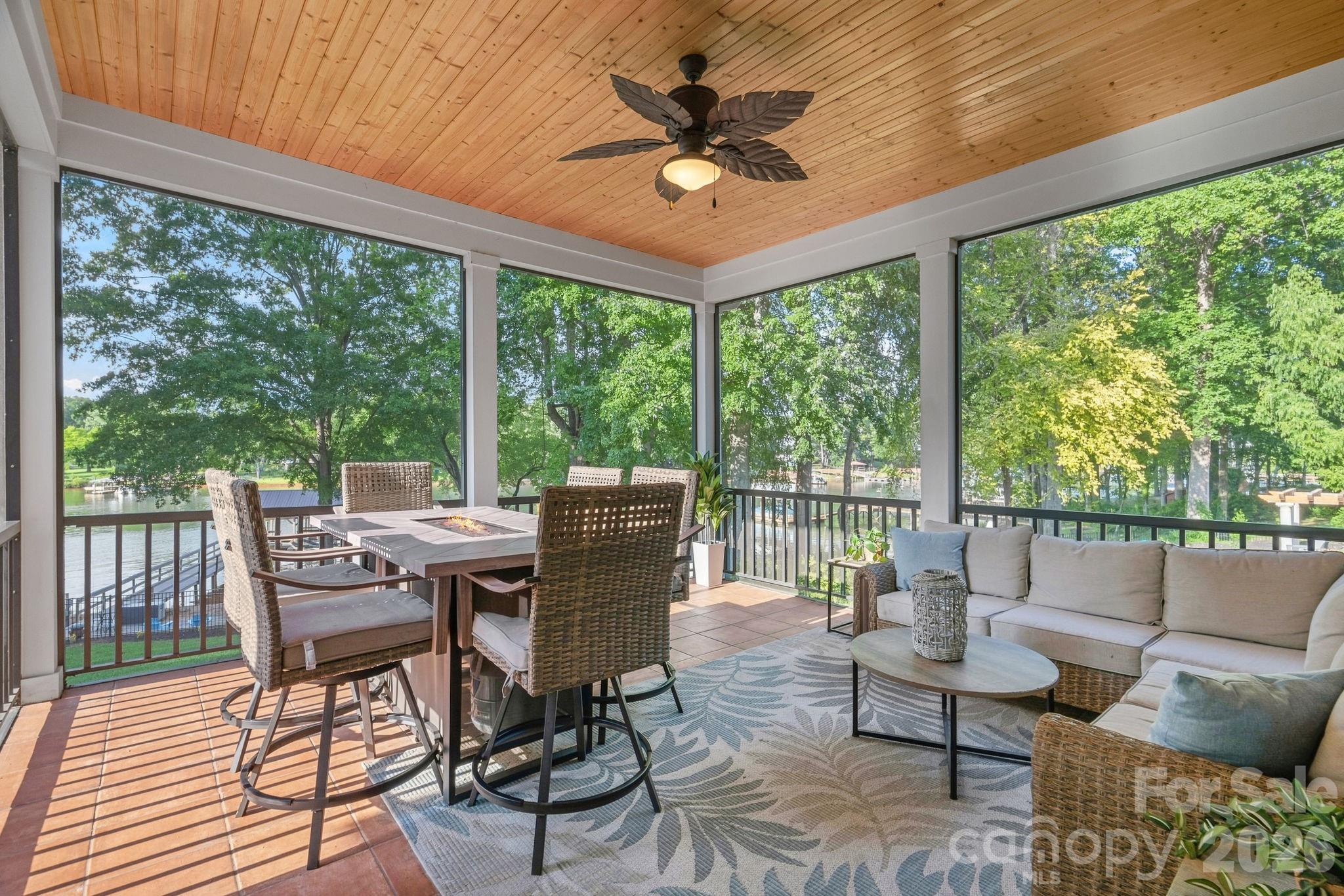 Single Family Residence at 160 Malibu Road, Mooresville, photo 12 of 48