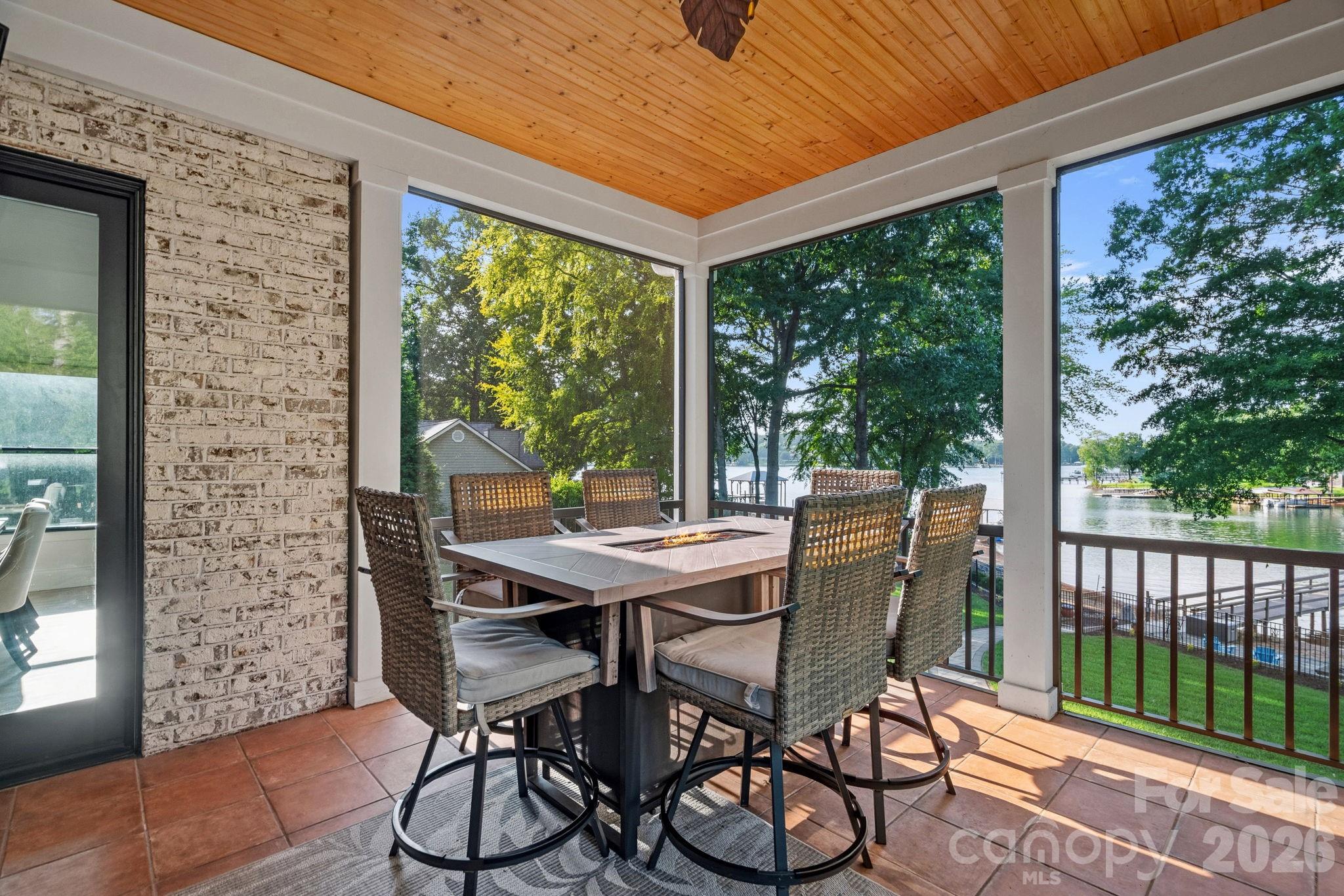 Single Family Residence at 160 Malibu Road, Mooresville, photo 13 of 48